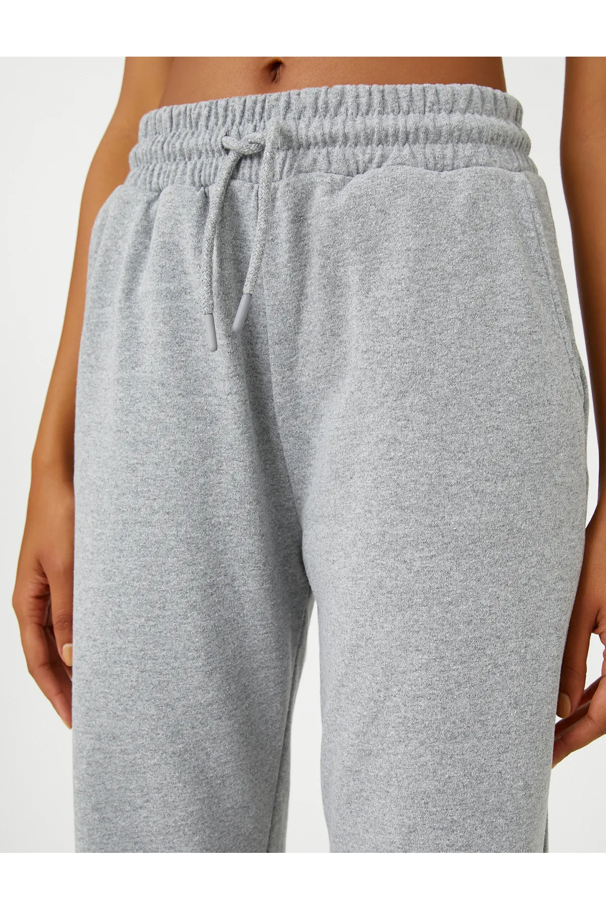 Koton  Dicke Basic-Jogger-Jogginghose mit Tasche und Bindebund