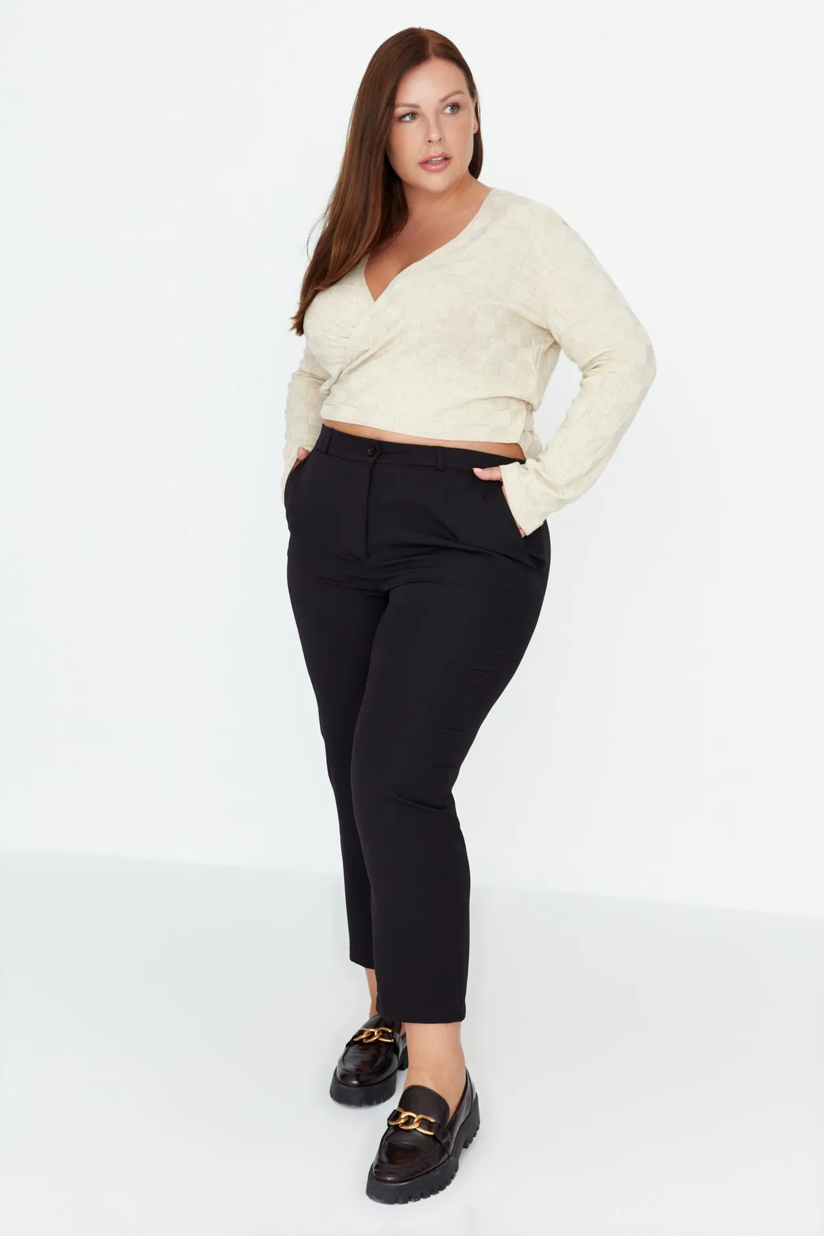 Trendyol Curve  Schwarze gewebte Hose TBBAW23AR00020