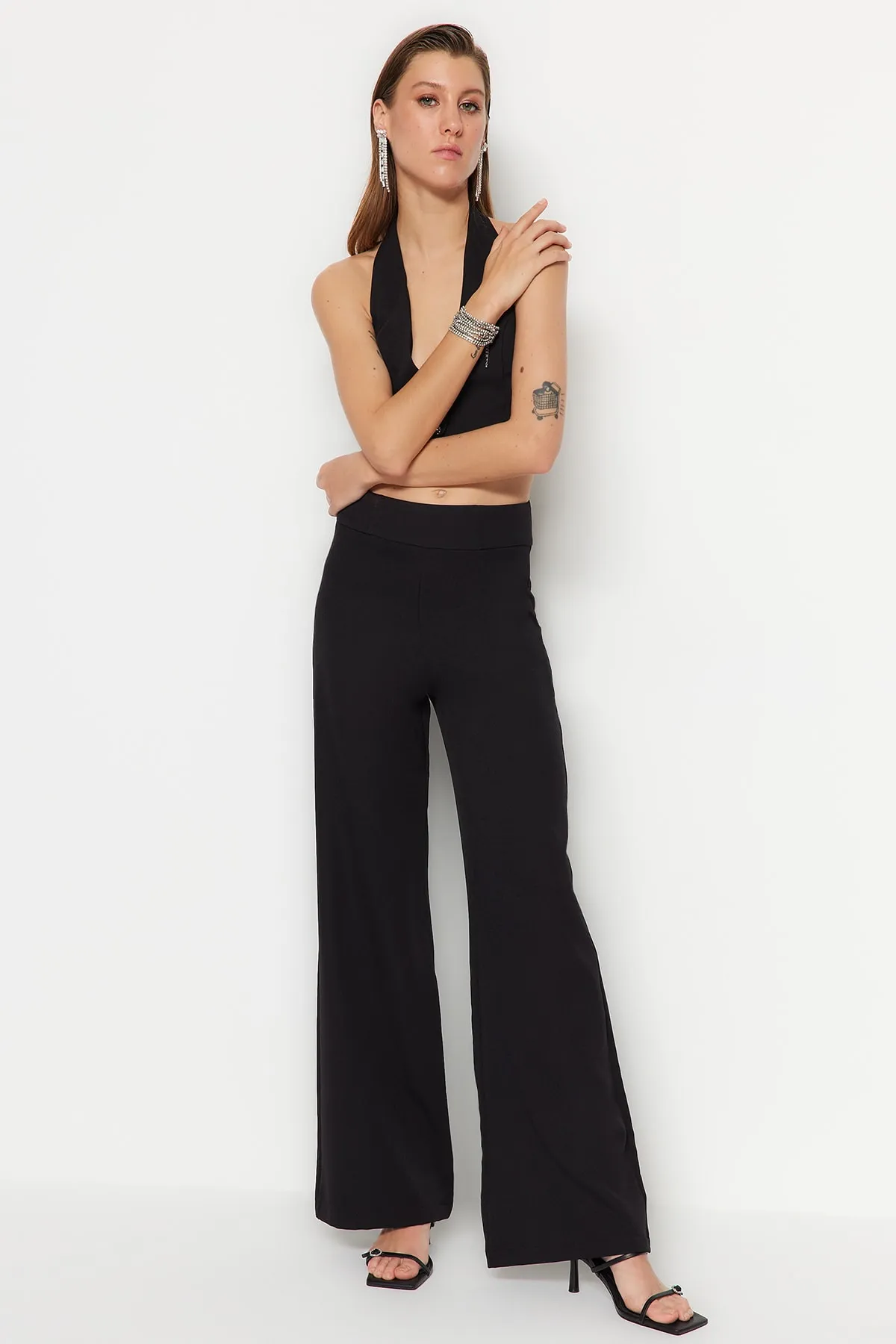 Trendyol Collection  Schwarze gewebte Hose TPRSS23PL00023