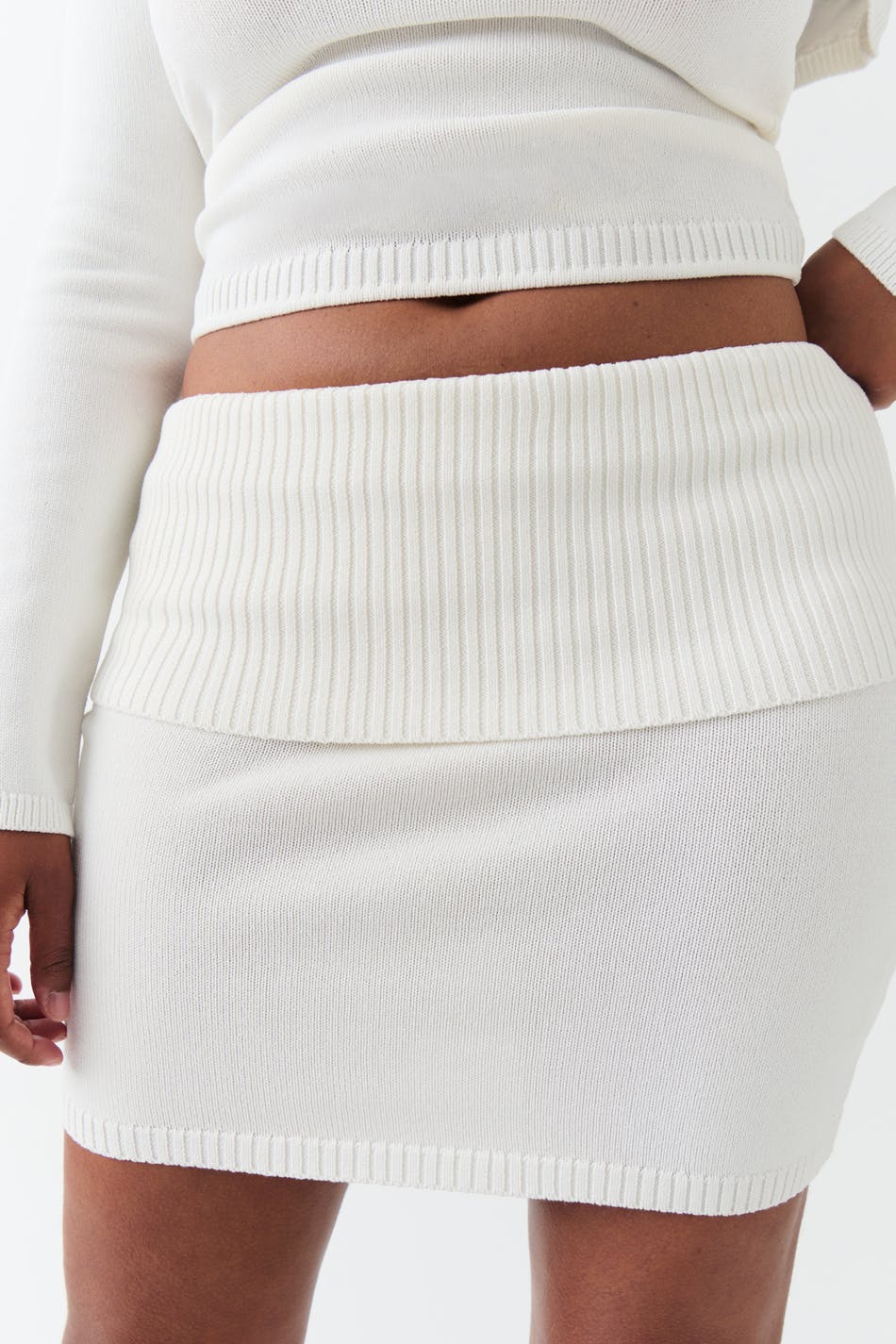 Knitted folded down skirt