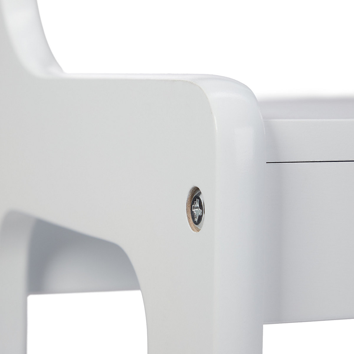 Kindertisch mit Stühlen und Stauboxen