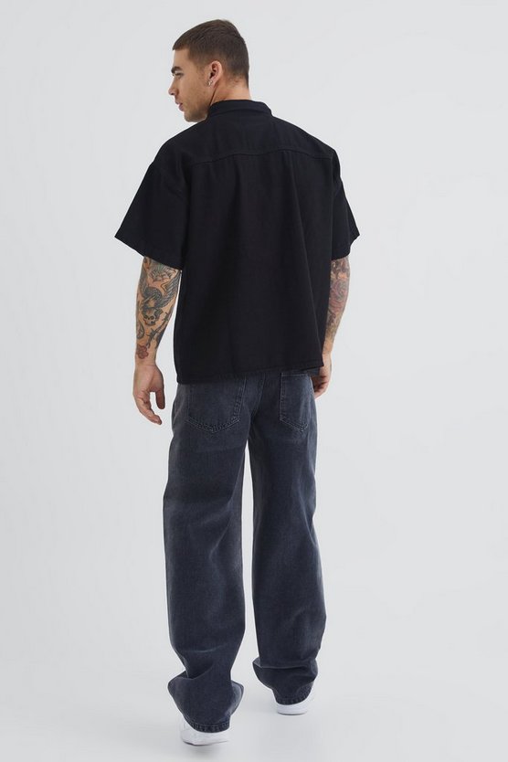 Kurzärmliges kastiges Jeanshemd