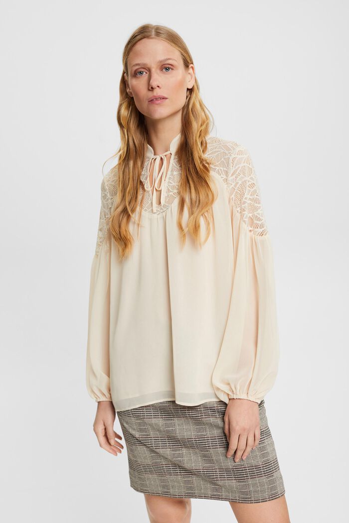 Chiffon-Bluse mit Spitze