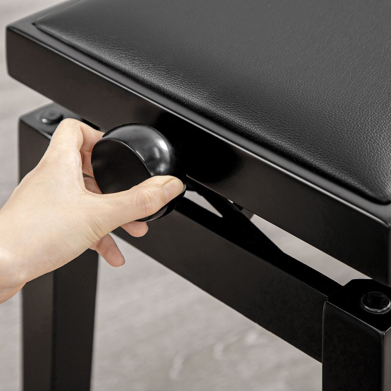 HOMCOM Klavierhocker Höhenverstellbare Klavierbank mit Lederkissen Pianobank Kunstleder Gummiholz Schwarz 63 x 33 x 45-56 cm
