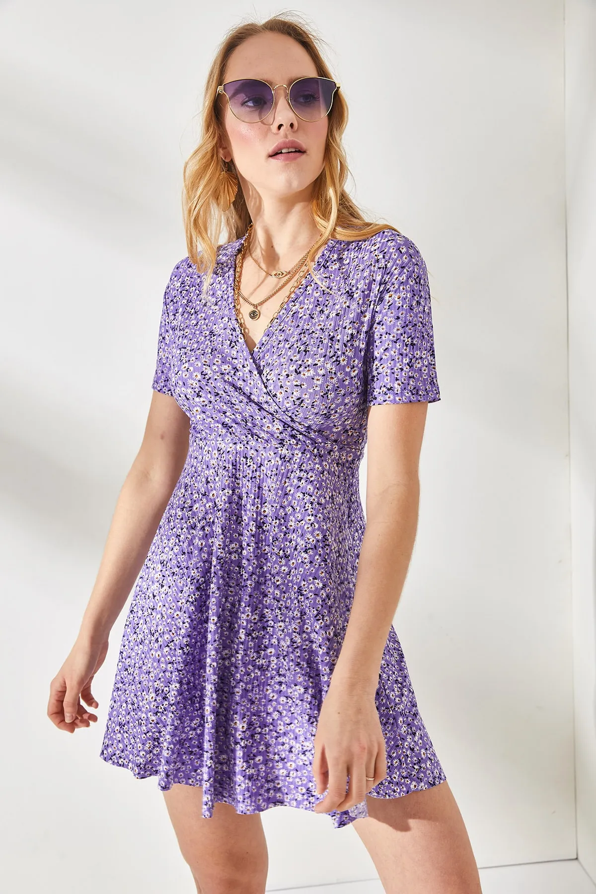 Olalook  Lilafarbenes Little Daisy Zweireihiges, ausgestelltes Kleid mit Kragen für Damen ELB-19001846