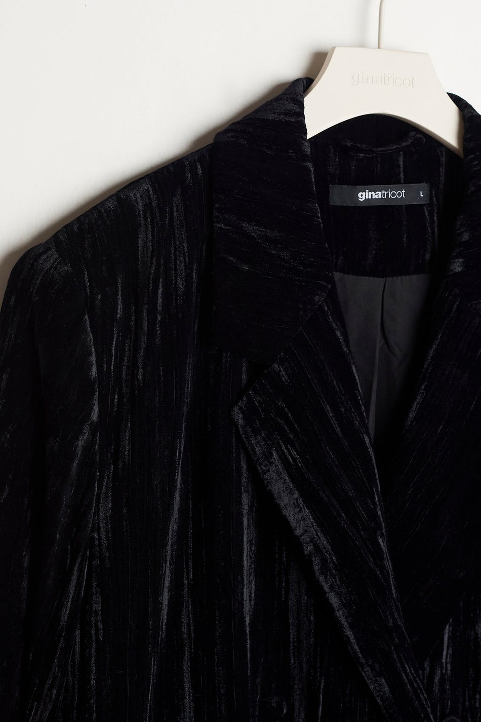 Kirsten velvet blazer