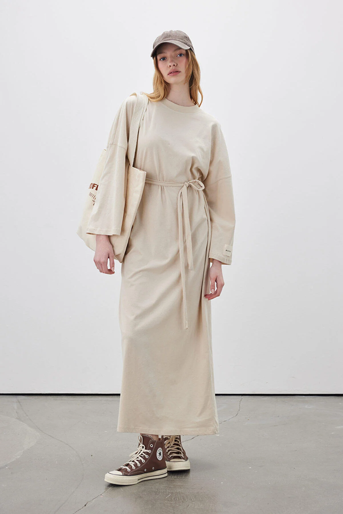Manuka  Übergroßes langes Freizeitkleid Beige