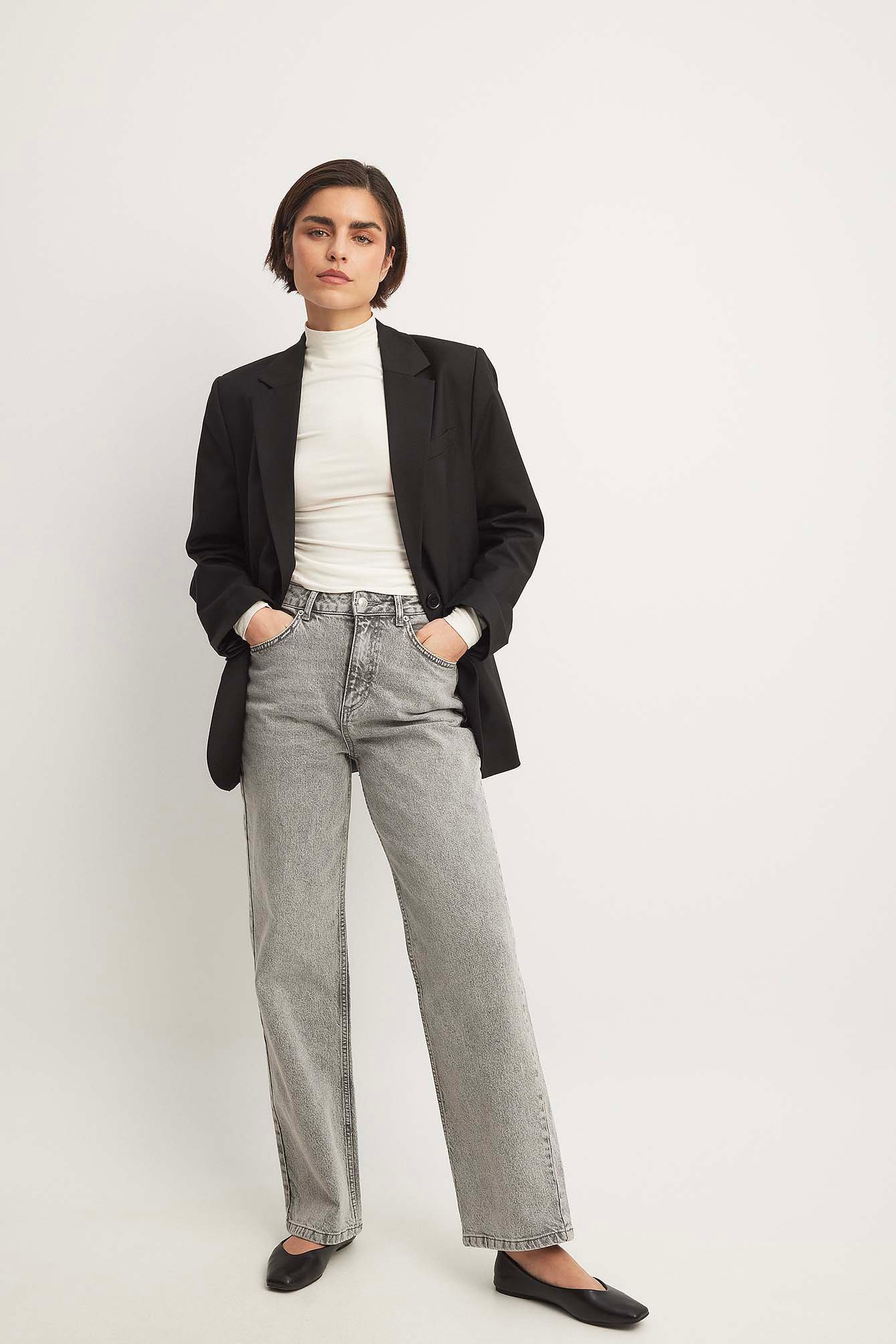 Gerade geschnittene Jeans mit hoher Taille