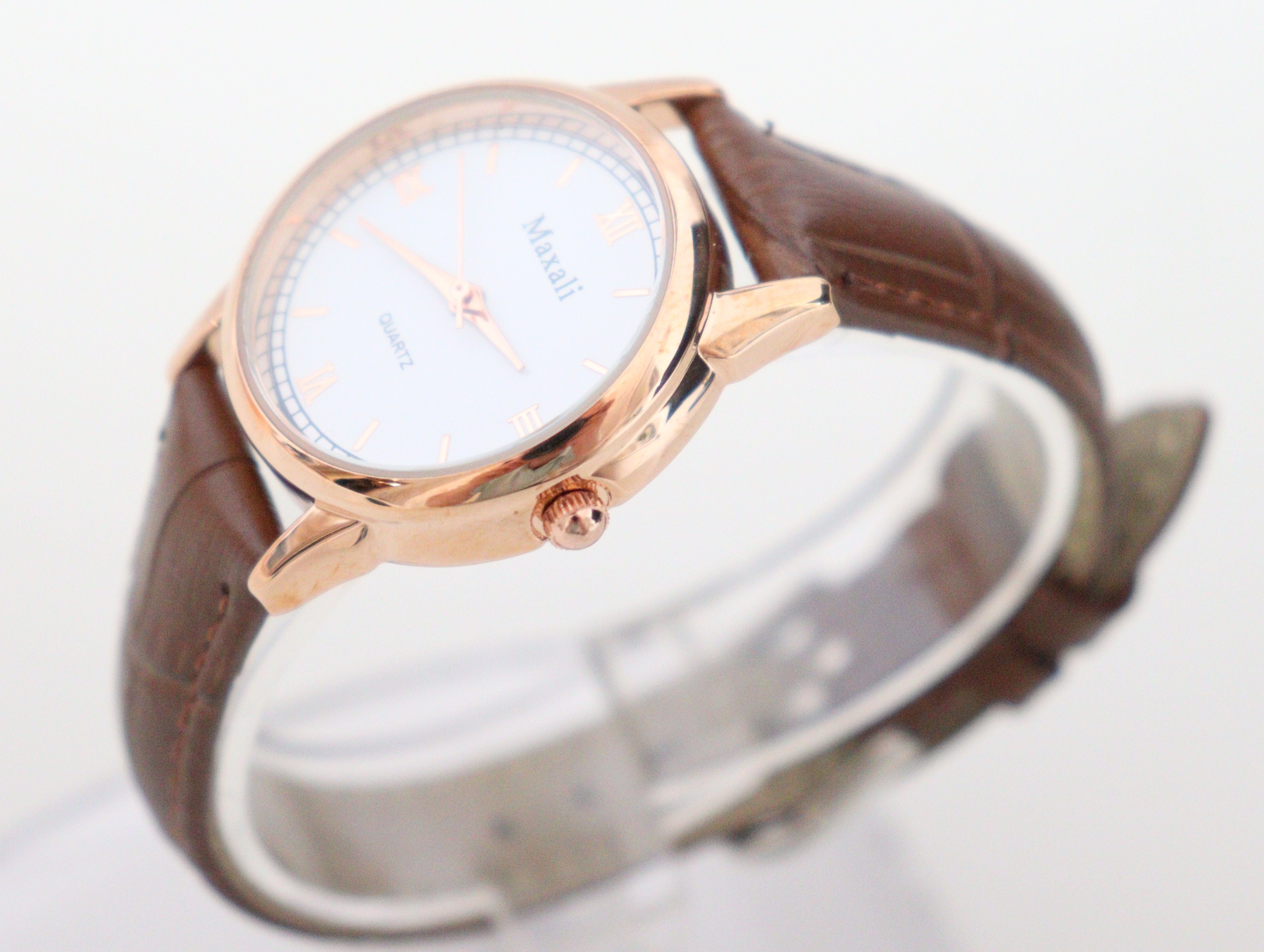 Rötting Design Quarzuhr Damenuhr Quarz Maxali - braunes Lederarmband goldrosefarbenes Gehäuse