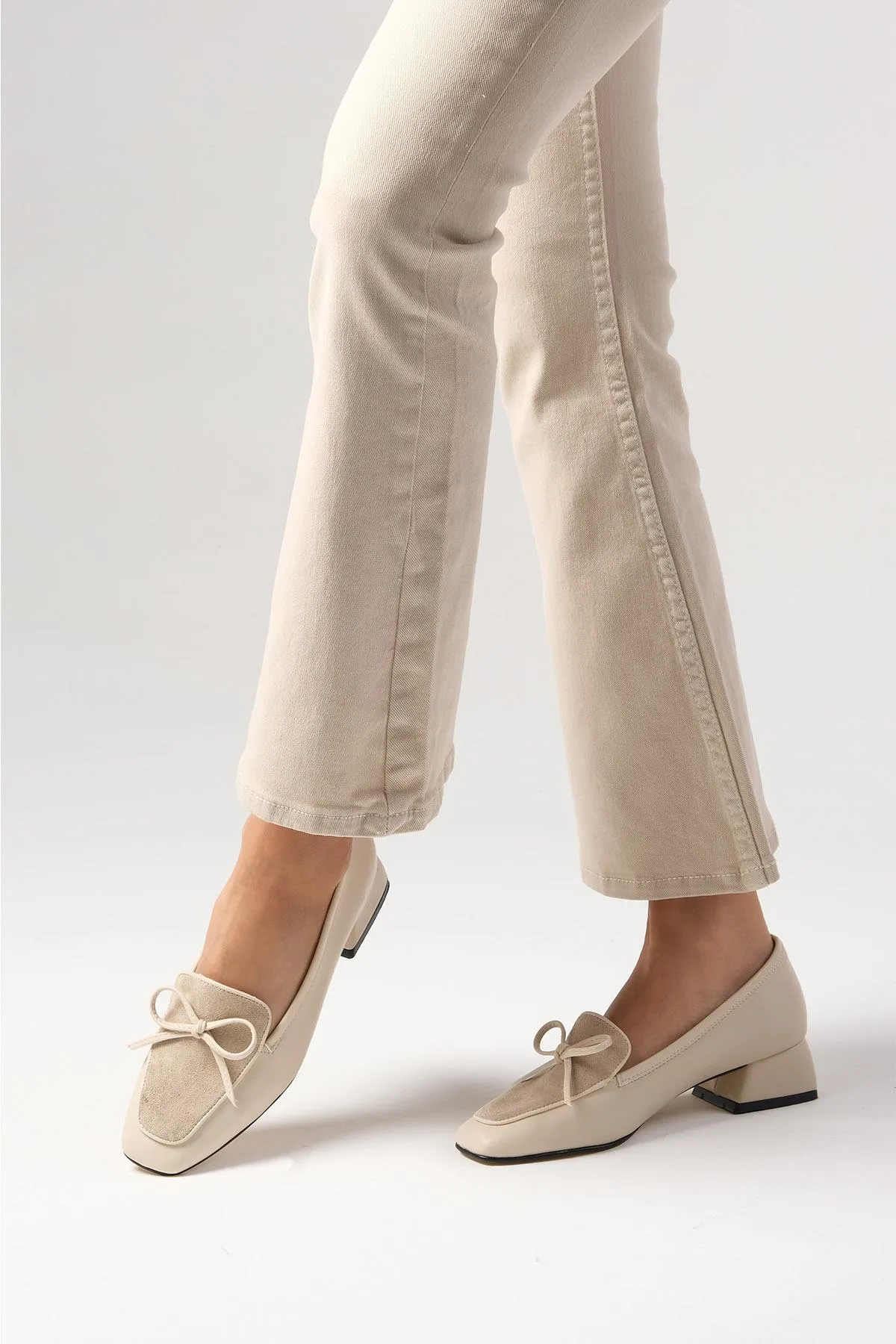 Mio Gusto  Tilda Beige Farbe Blunt Toe Kurze Absätze Damenschuhe