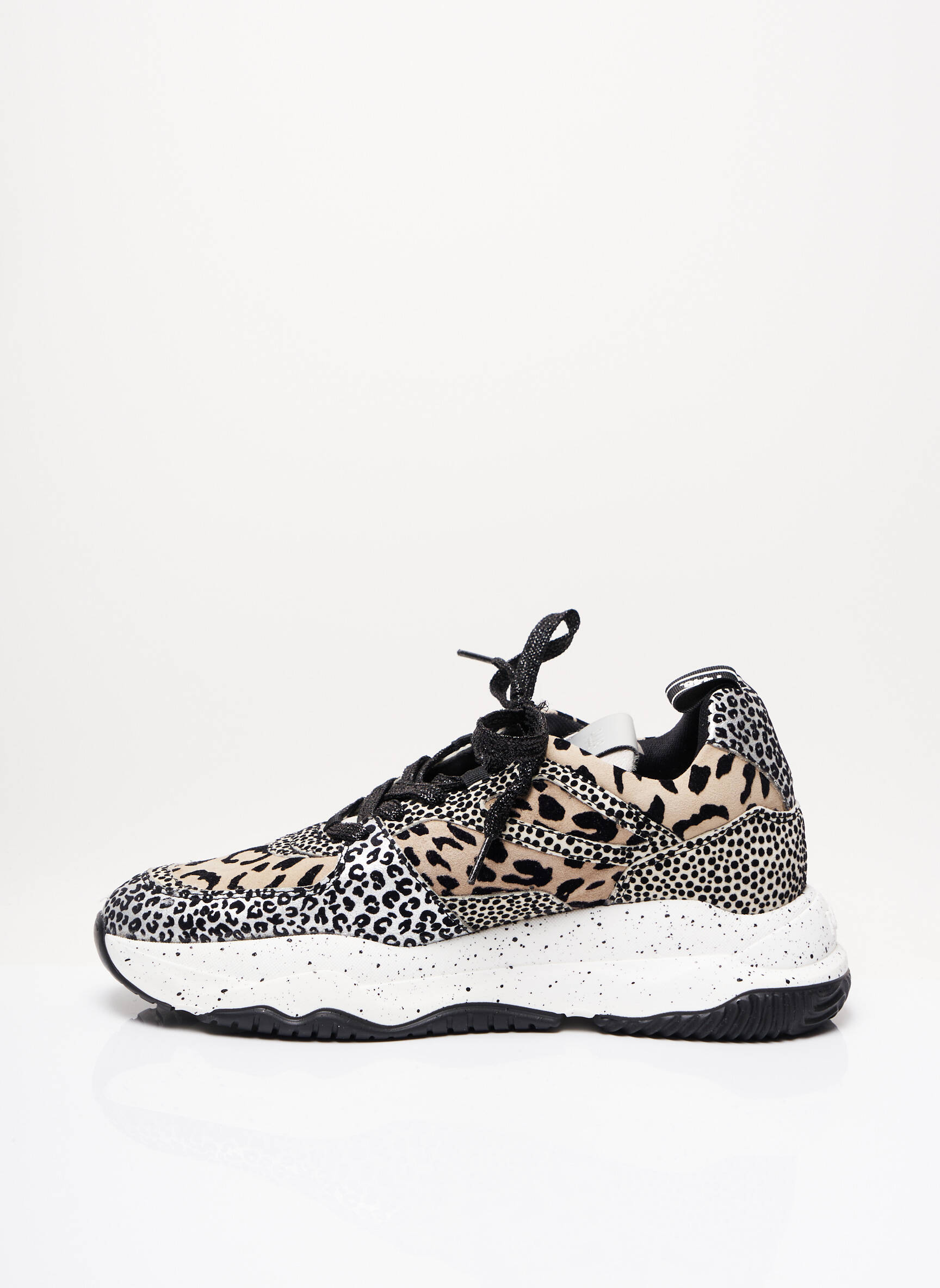 P448 Baskets Femme couleur beige