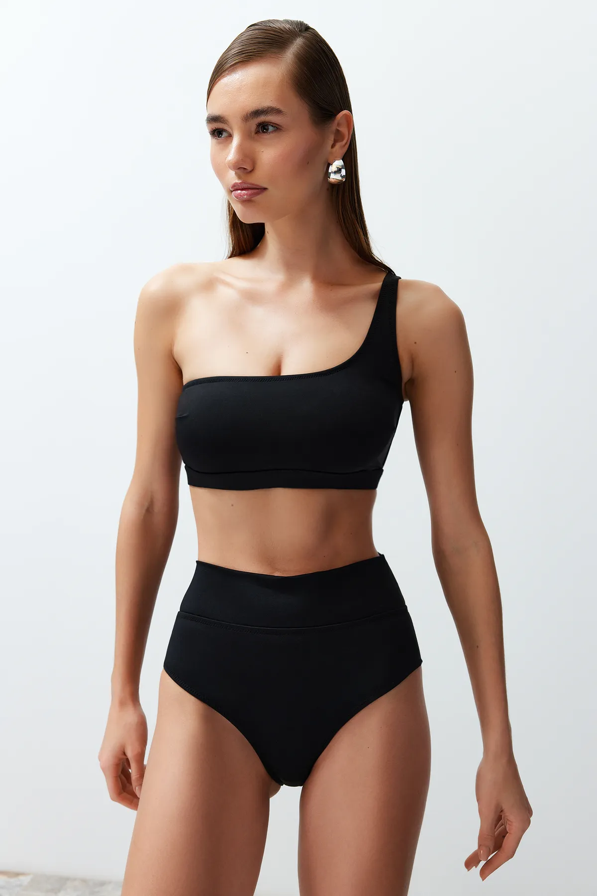 Trendyol Collection  Schwarzes, einschultriges, normales Bikini-Set mit hoher Taille TBESS24BT00126