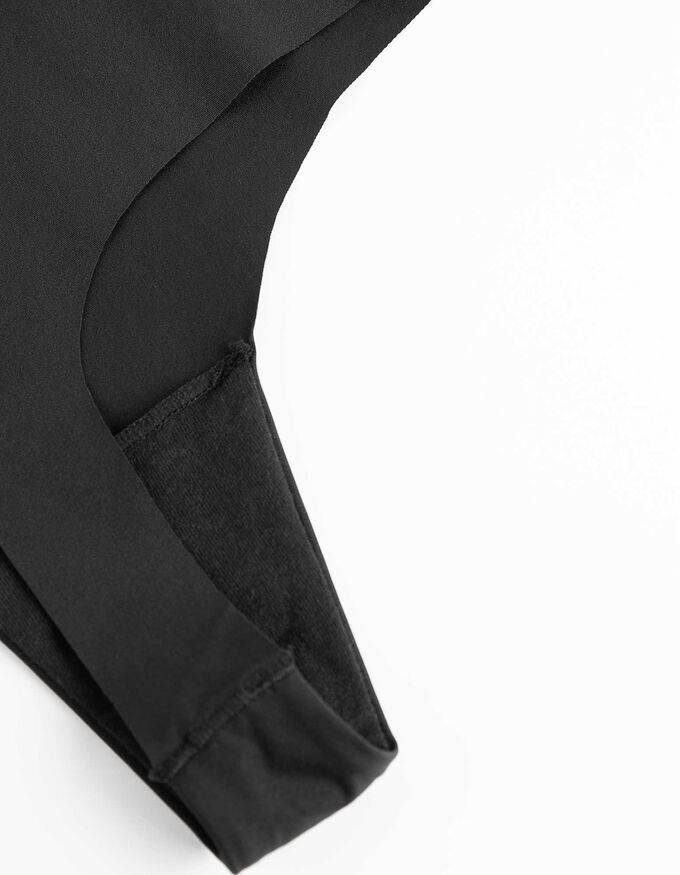 String - leicht figurformende Unterwäsche