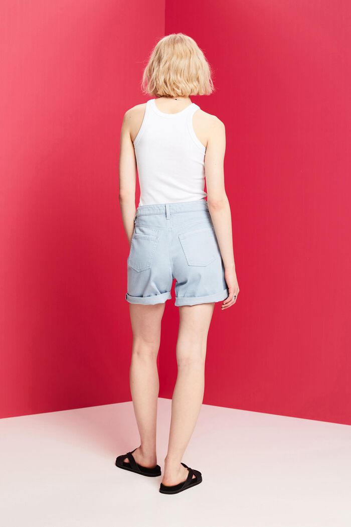 Jeansshorts mit hohem Bund und Umschlagsäumen