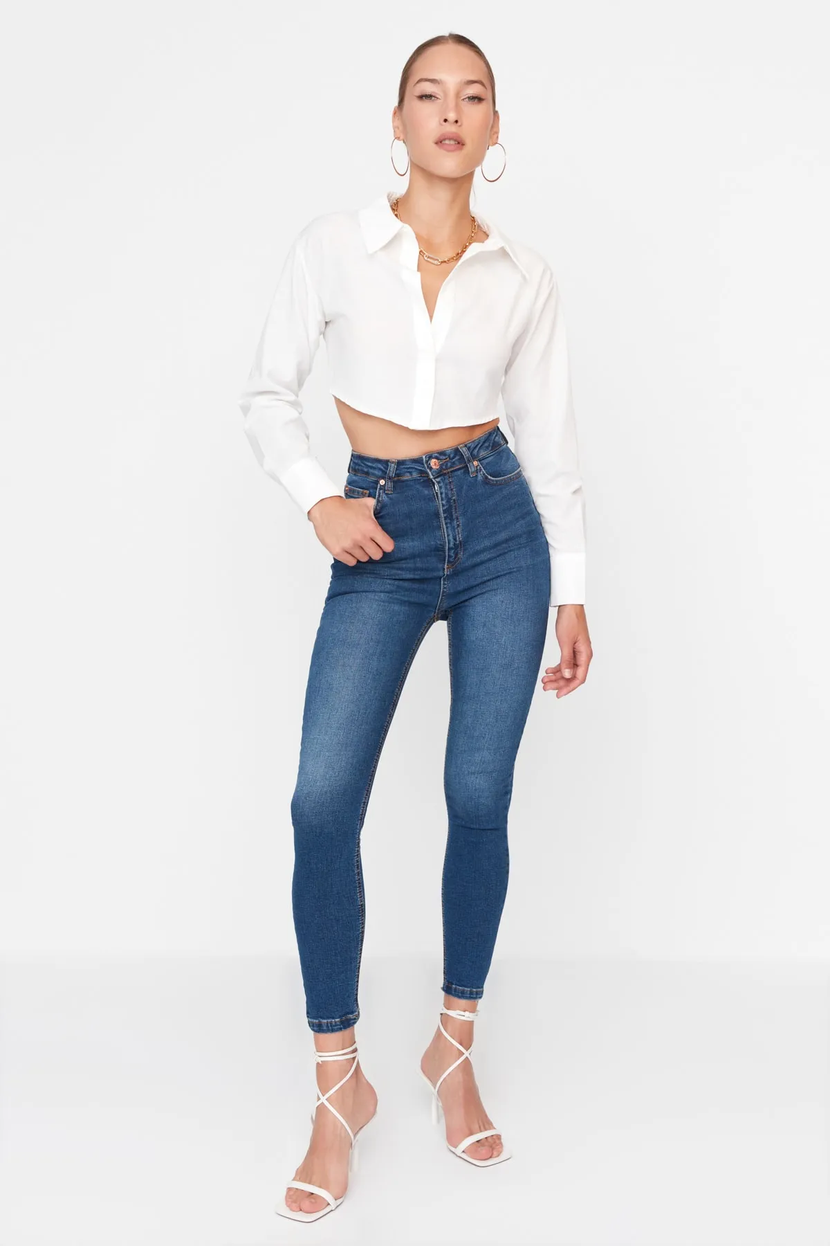 Trendyol Collection  Blaue Skinny Jeans mit hoher Taille TWOAW22JE0366