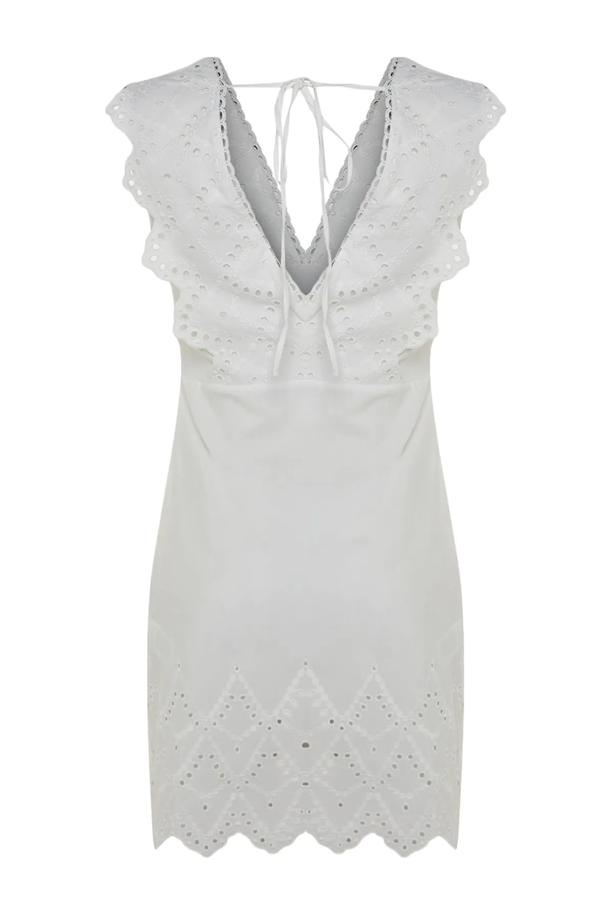 Trendyol Collection  Weißes, figurbetontes Mini-Strandkleid mit gewebter Stickerei TBESS23EL00257