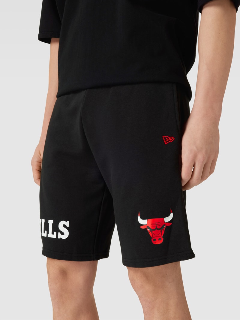 Sweatshorts mit elastischem Bund in schwarz