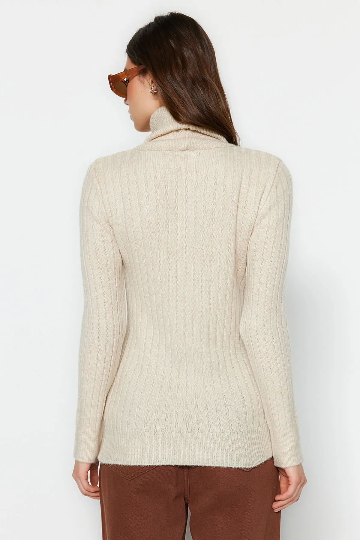 Trendyol Collection  Steinfarbener, weich strukturierter Basic-Strickpullover TWOAW20FV0133