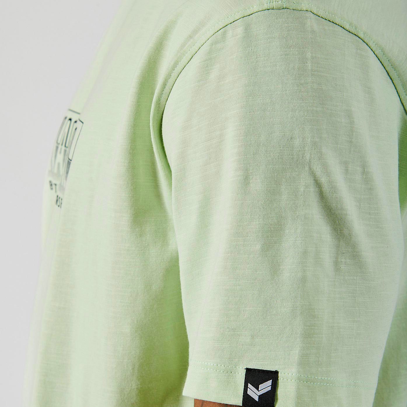 BAZZI  T-shirt vert Homme en 100% coton bio