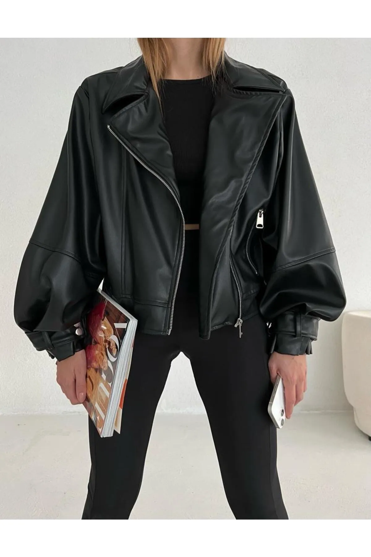 munora butik  Schwarze Bomberjacke aus Kunstleder für Damen mit weiten Ärmeln