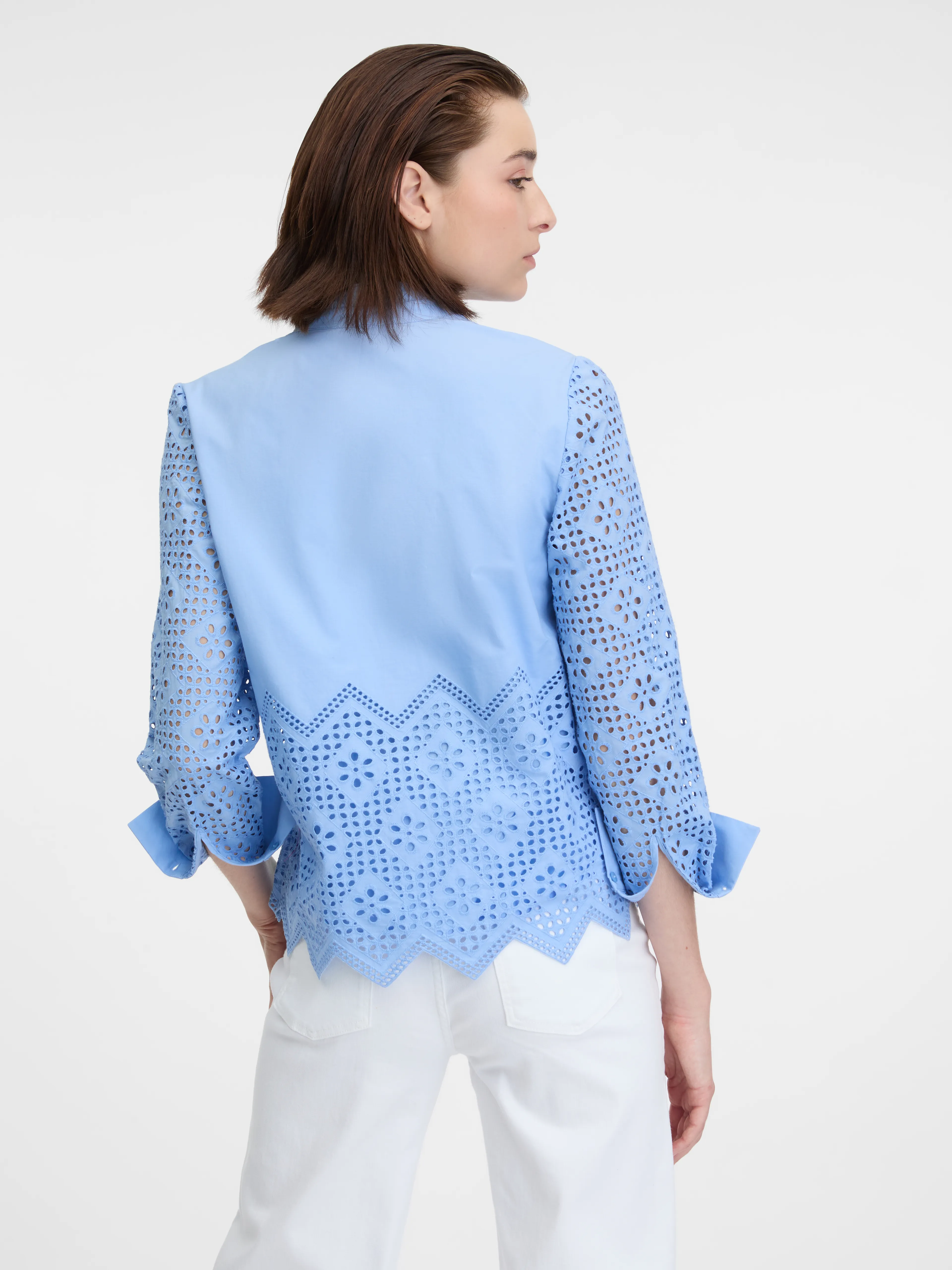 Hellblaue Damenbluse mit dekorativen Details ORSAY