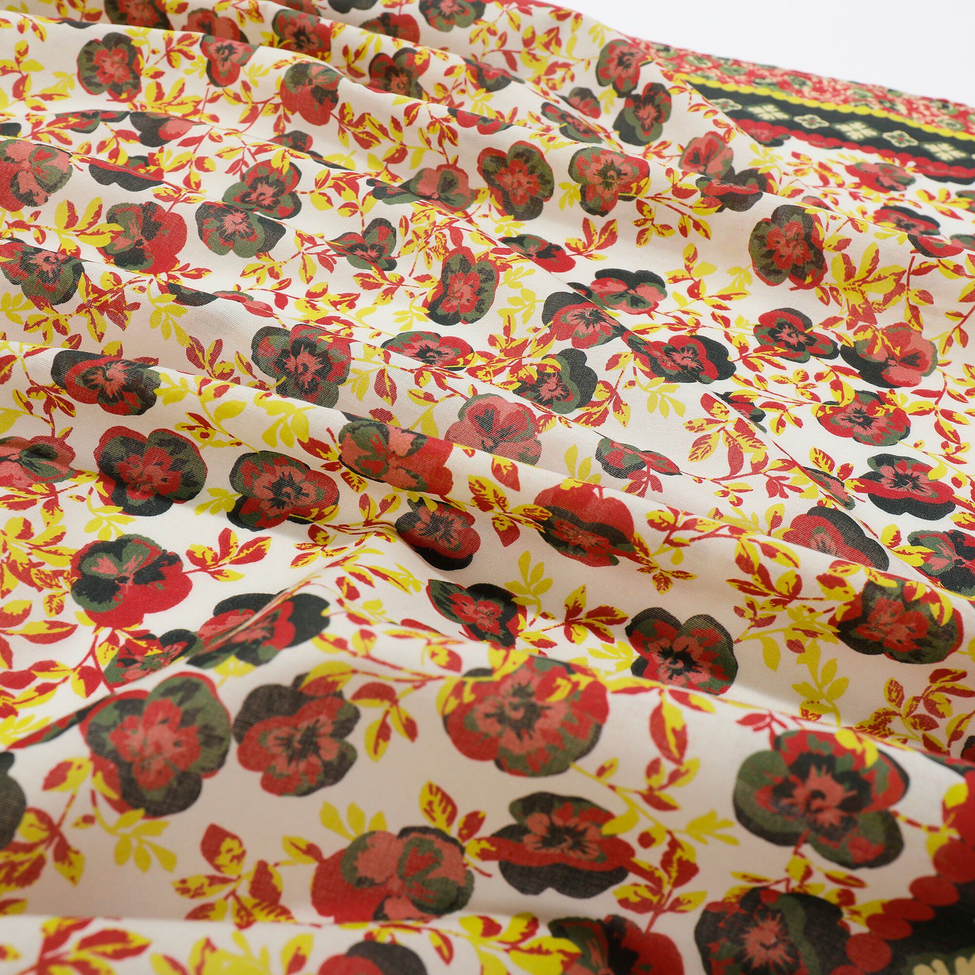 Foulard fabriqué en France imprimé fleuri, 100 x 100 cm