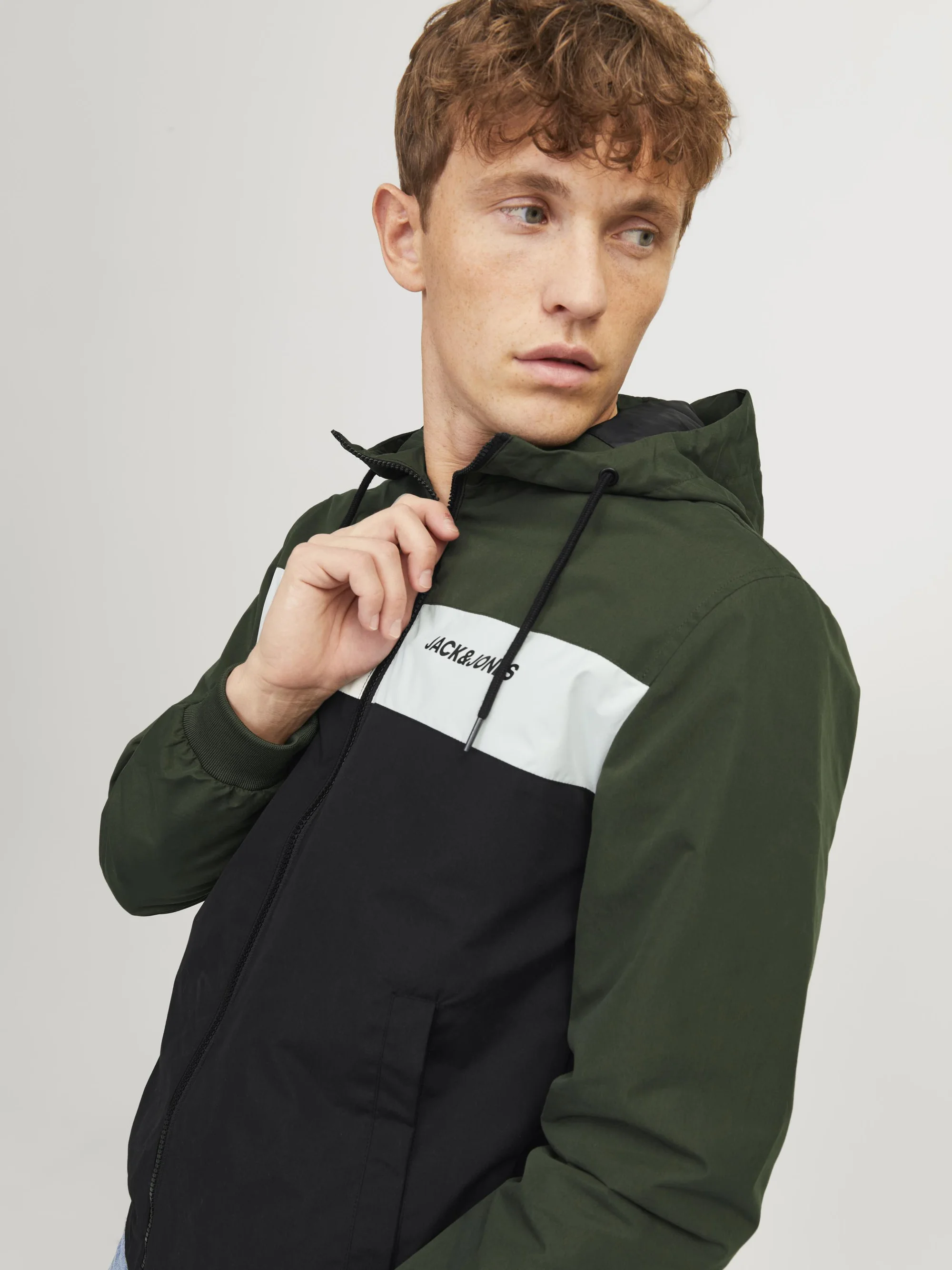 Jack & Jones JJERUSH BLOCKING HOOD - Chaqueta ligera