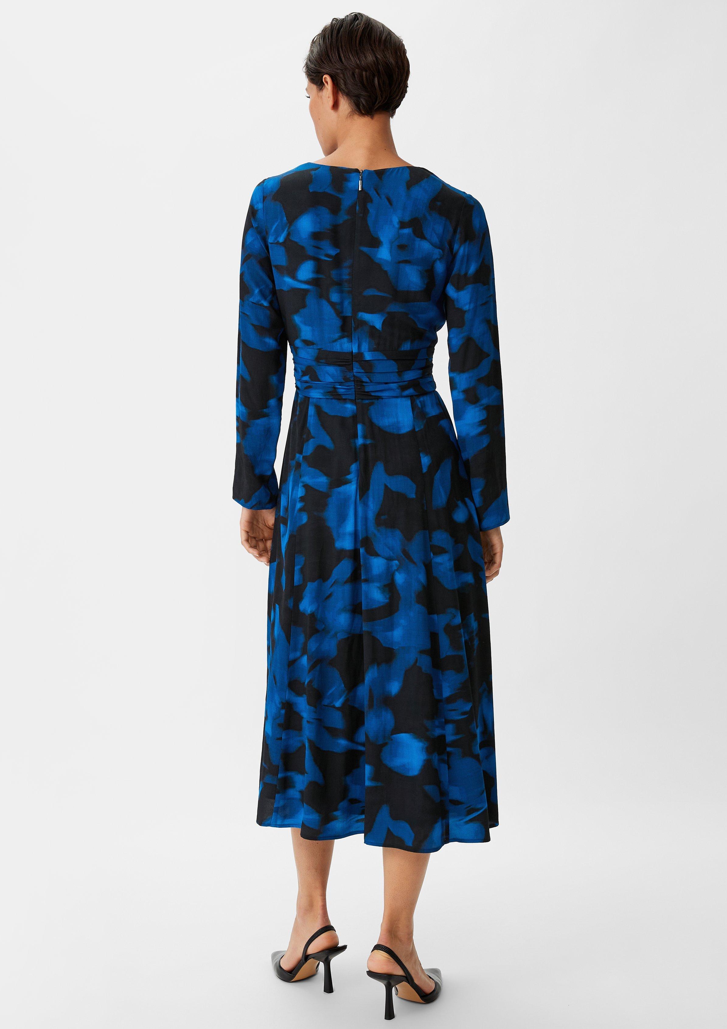 Gemustertes Midikleid aus Crêpe - schwarz