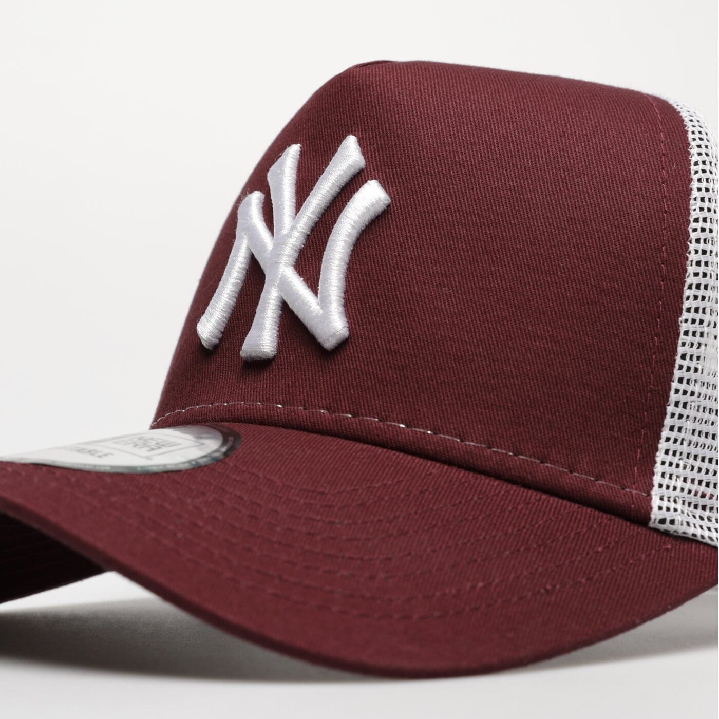 NEW ERA MÜTZE LEAGUE ESS 9FORTY TRUCKER NYY MRN NEW YORK YAN Dunkelrot
