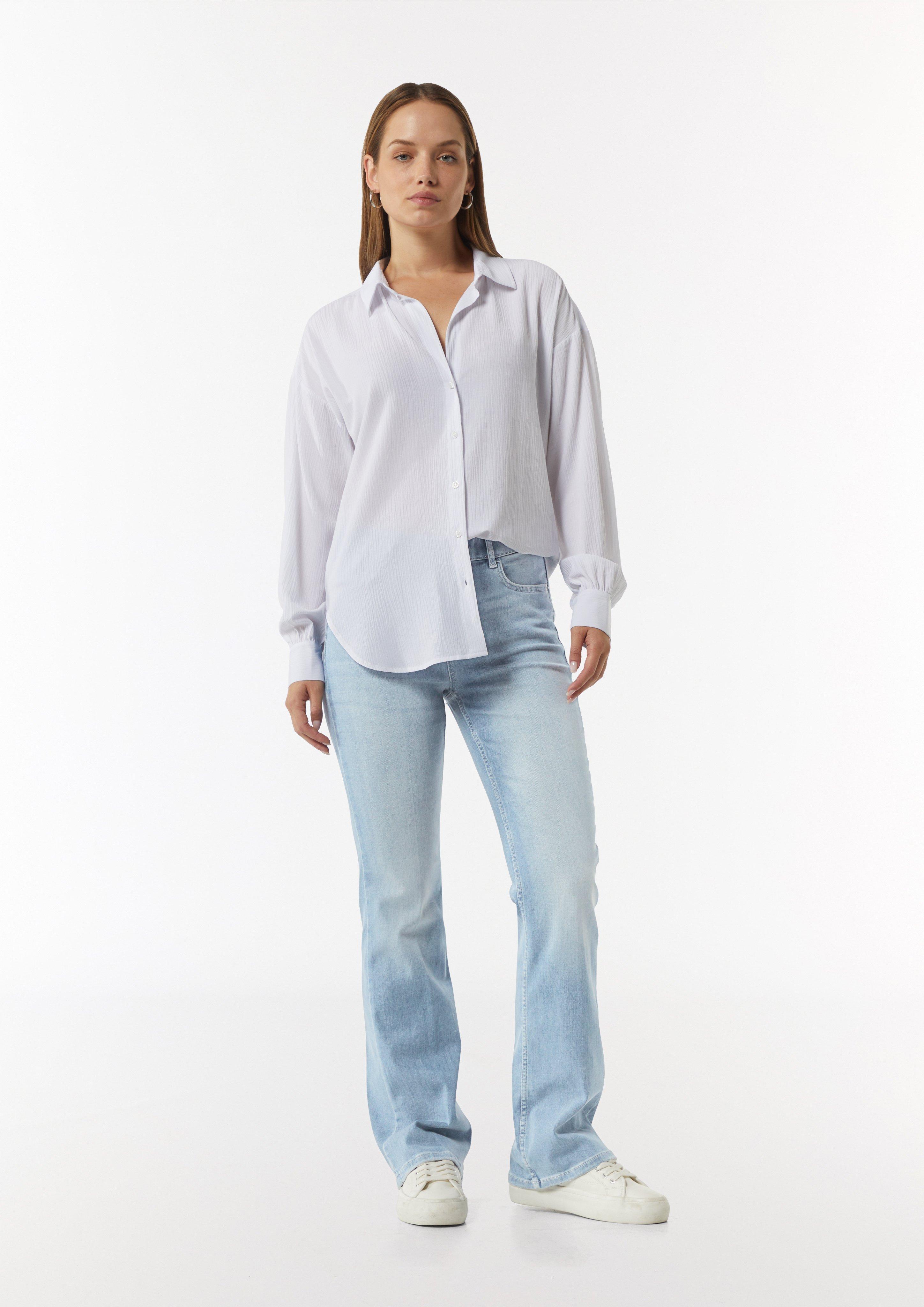 Flared Leg-Jeans mit Bügelfalten - blau