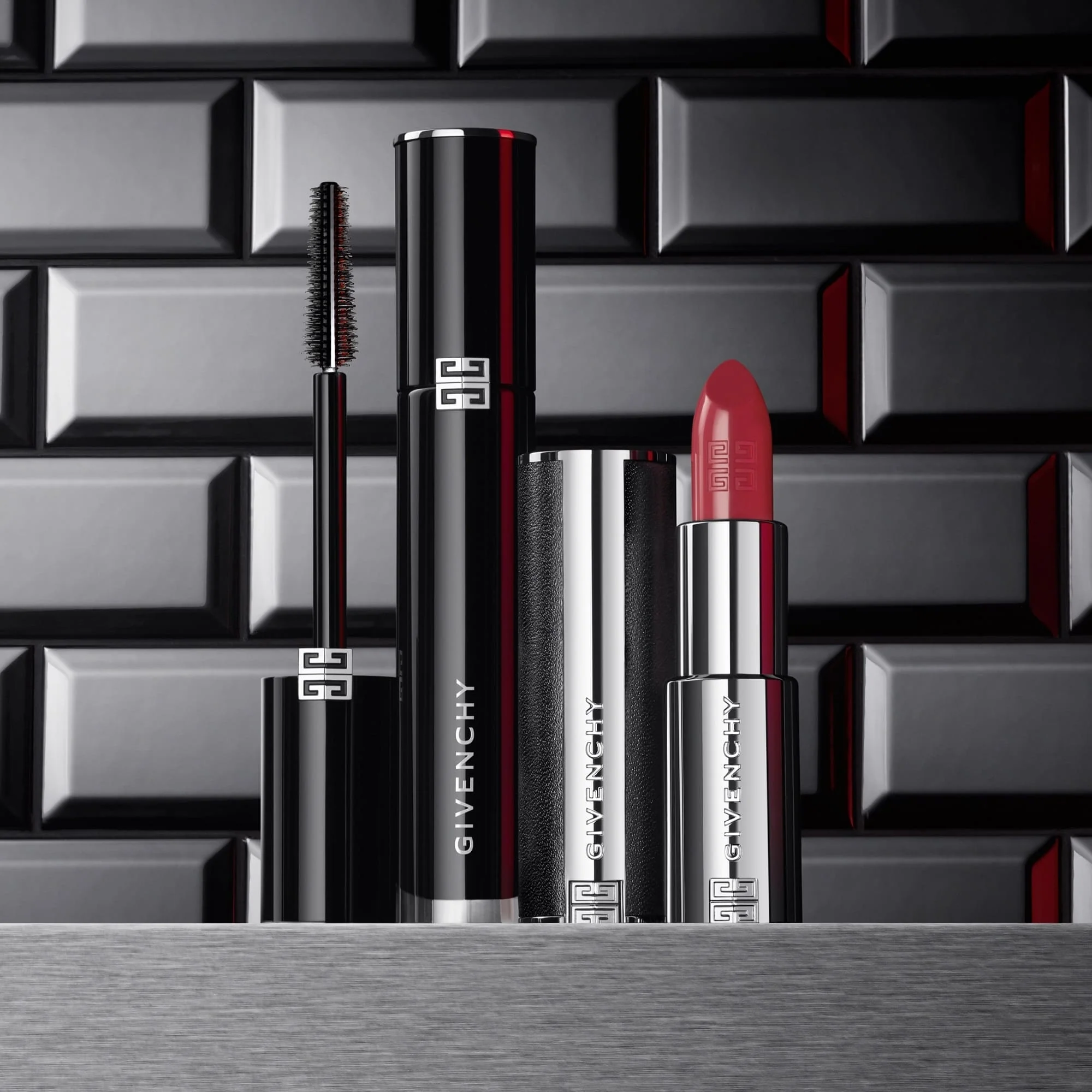 Le Rouge Interdit Barra de labios Seda Intensa