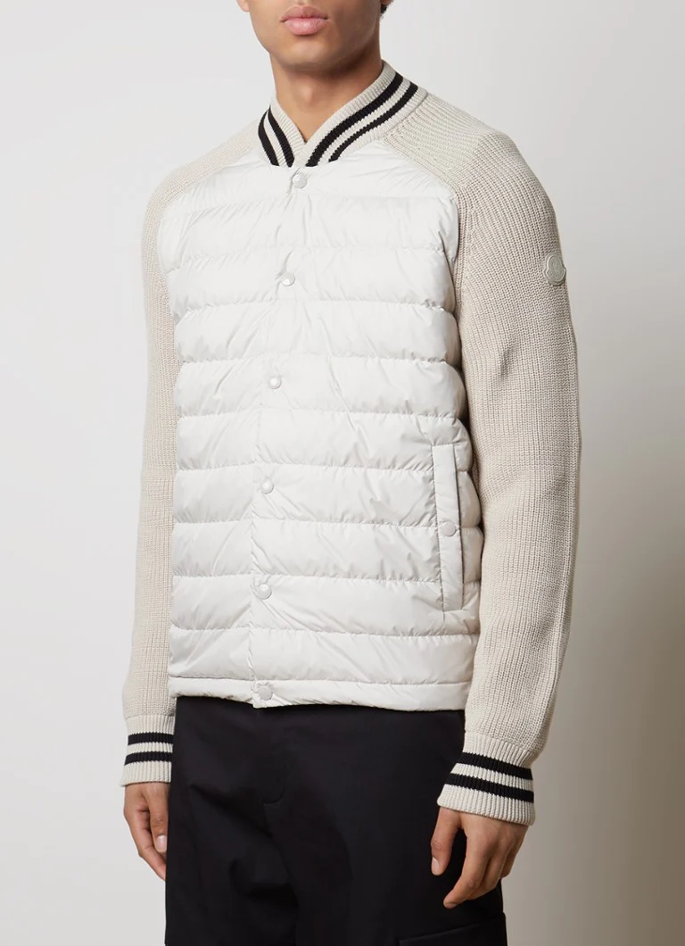 Cardigan Moncler tricotat gros cu cusături în față și logo