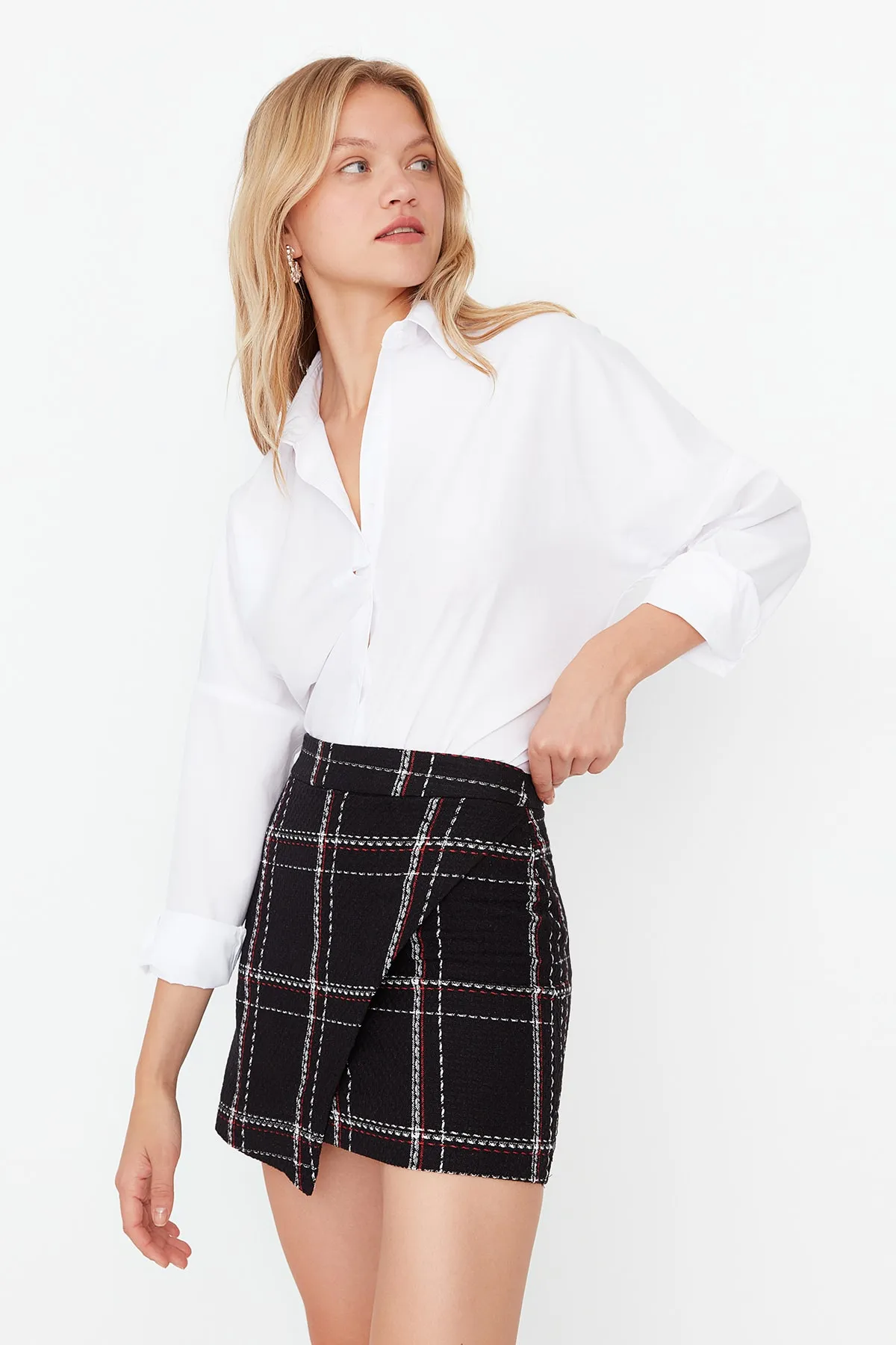Trendyol Collection  TWOAW23ET00050 - Zweireihiger Minirock aus schwarzem Tweedstoff