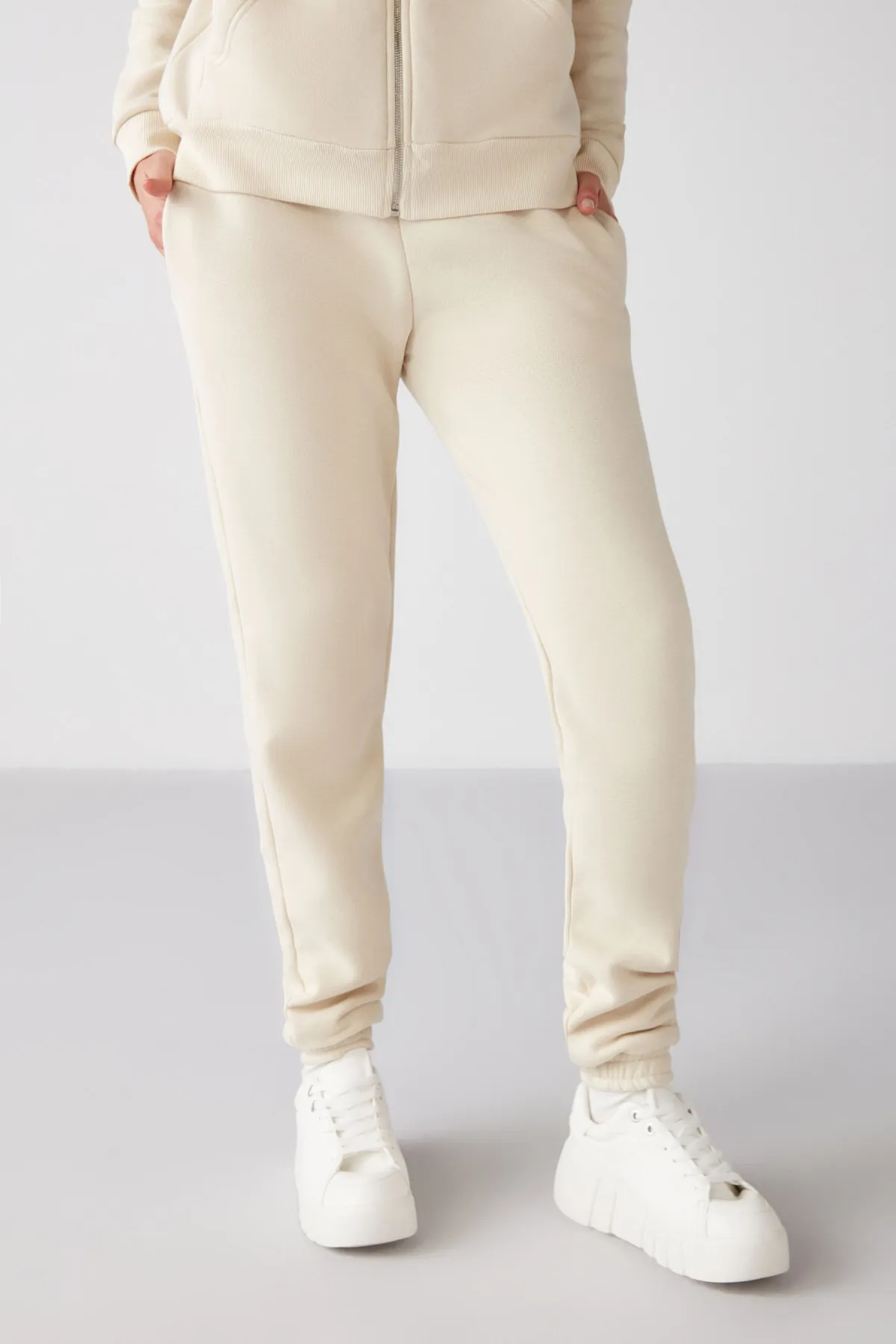 GRIMELANGE  Marıtza Vanilla-Jogginghose für Damen in normaler Passform mit elastischem Bund und Beinen und Fleece-Innenseite