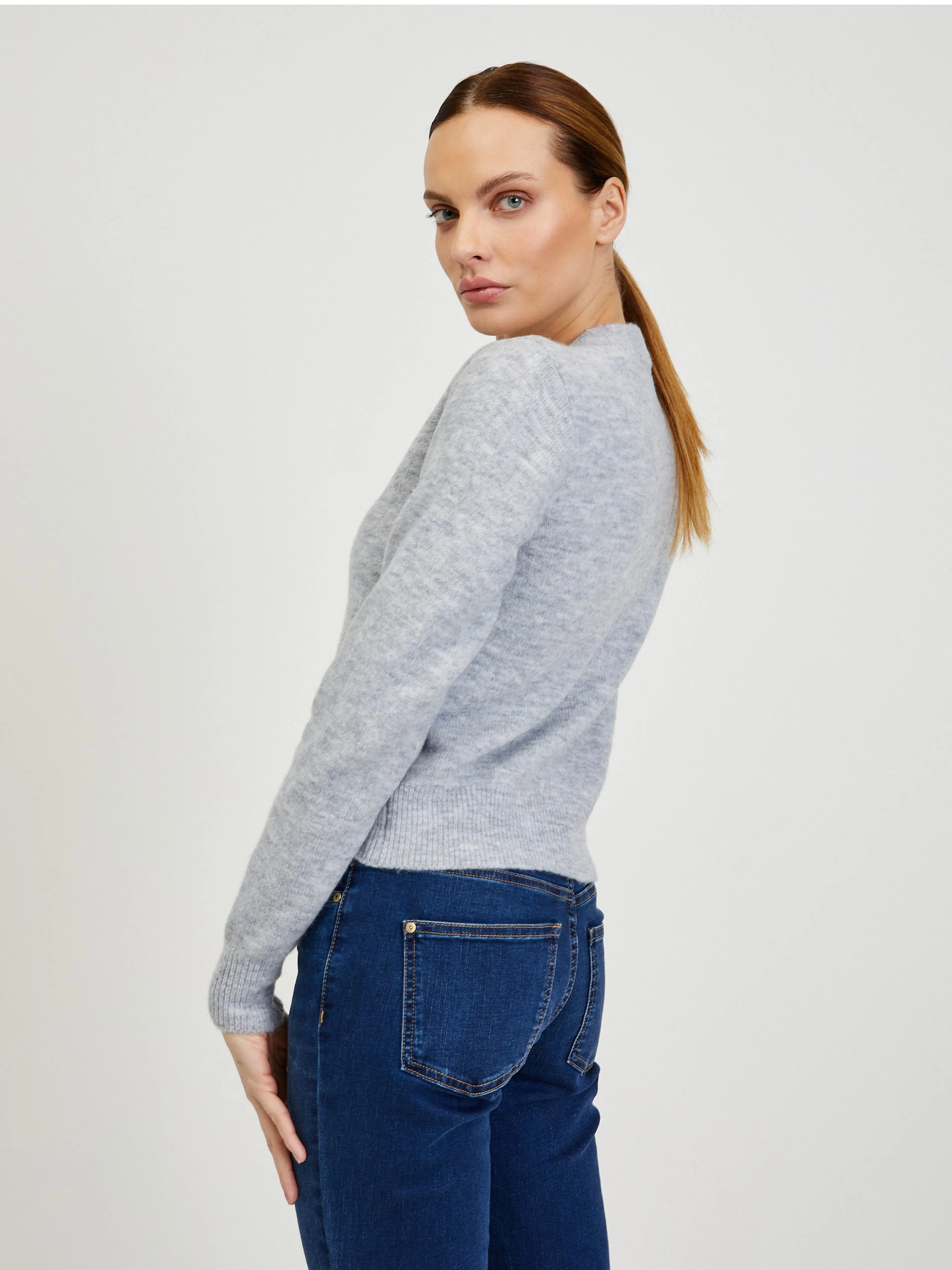 Hellgraue gestreifte Damenstrickjacke aus Wollmischung ORSAY