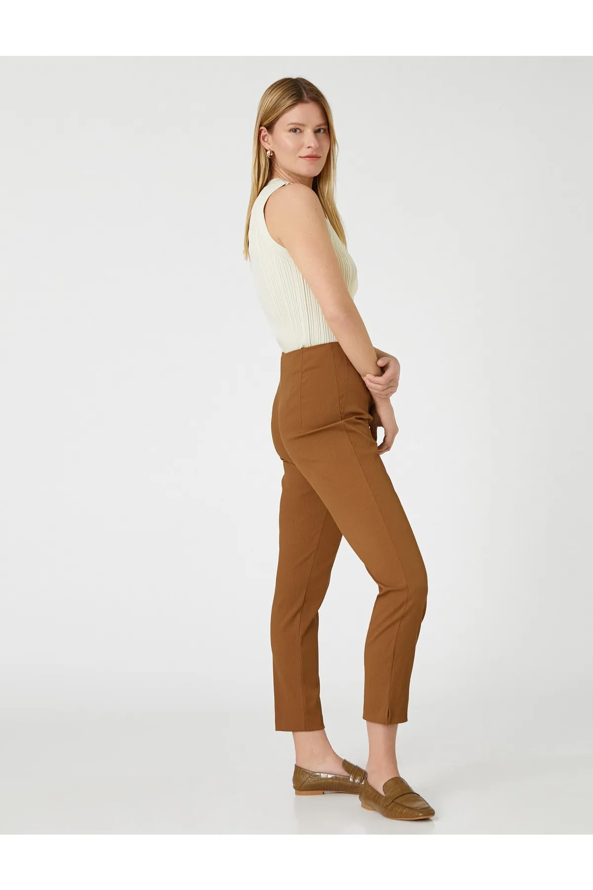Koton  Nahtdetaillierte Stoffhose mit schmalem Bein