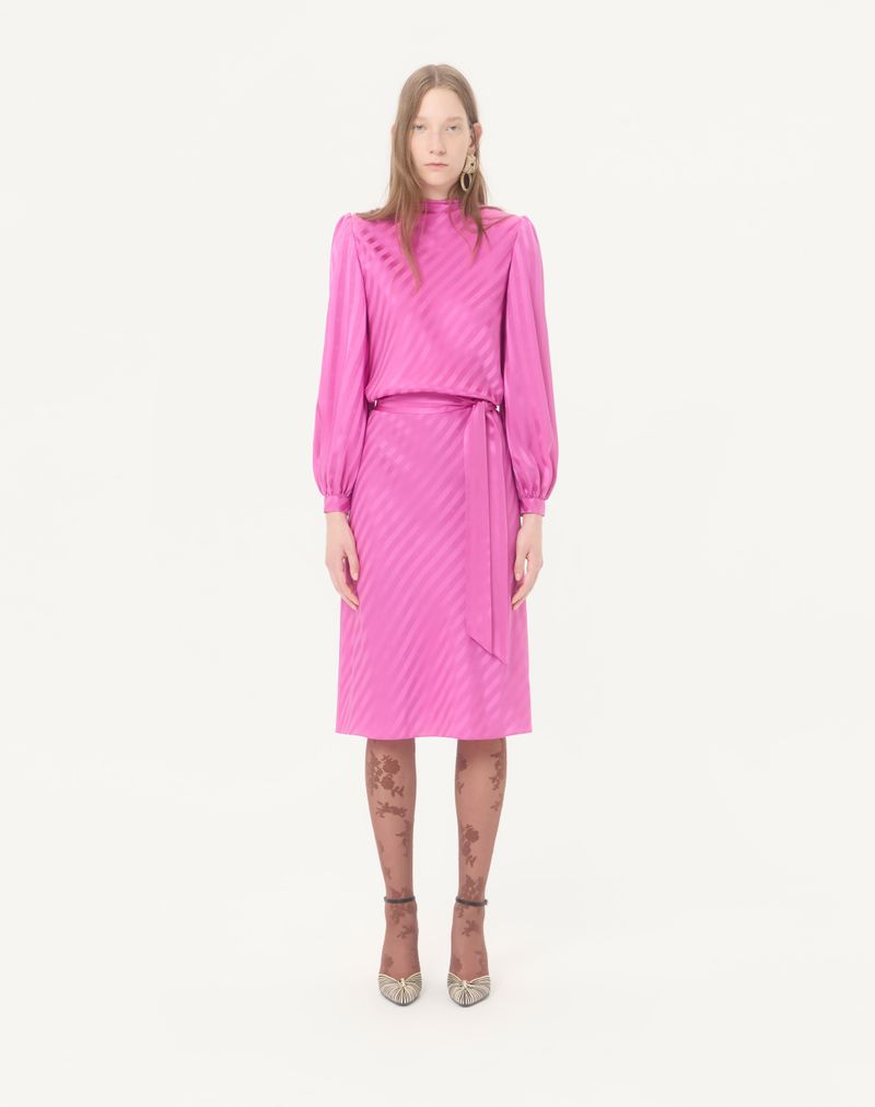 Vestido midi em jacquard brilhante fosco com logo listrado