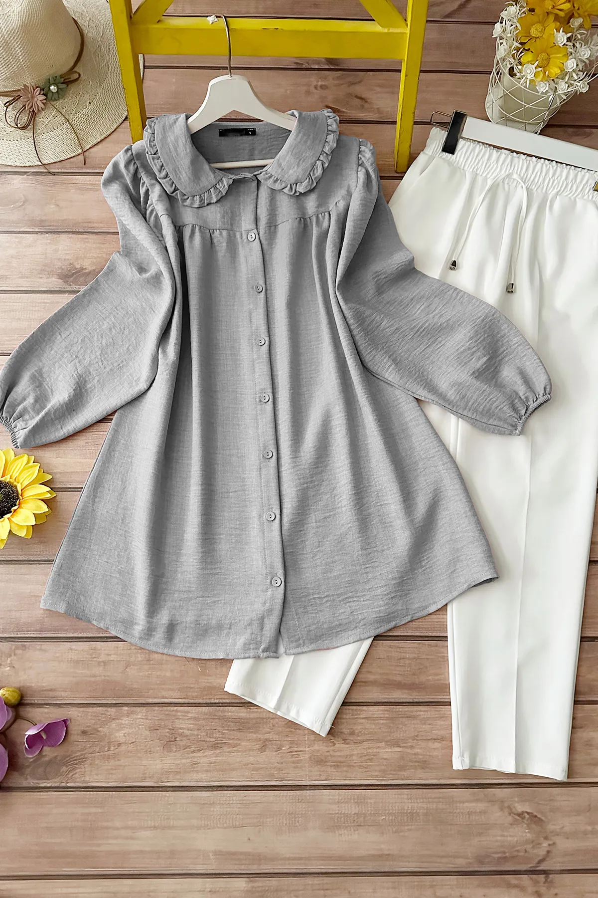 MODAQU  Kombination aus Tunika und Hose mit Babykragen – Grau