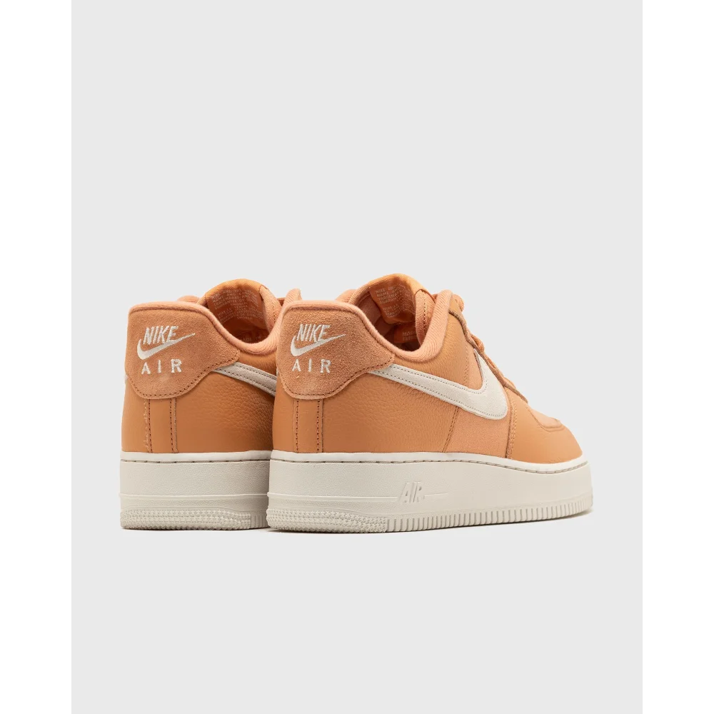 Nike Air Force 1 07 LX DV7186-200 / orange