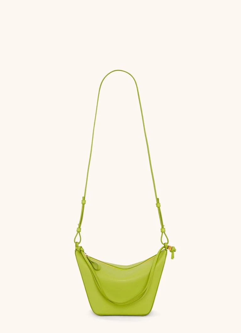 LOEWE Hammock Hobo plecu soma no teļādas