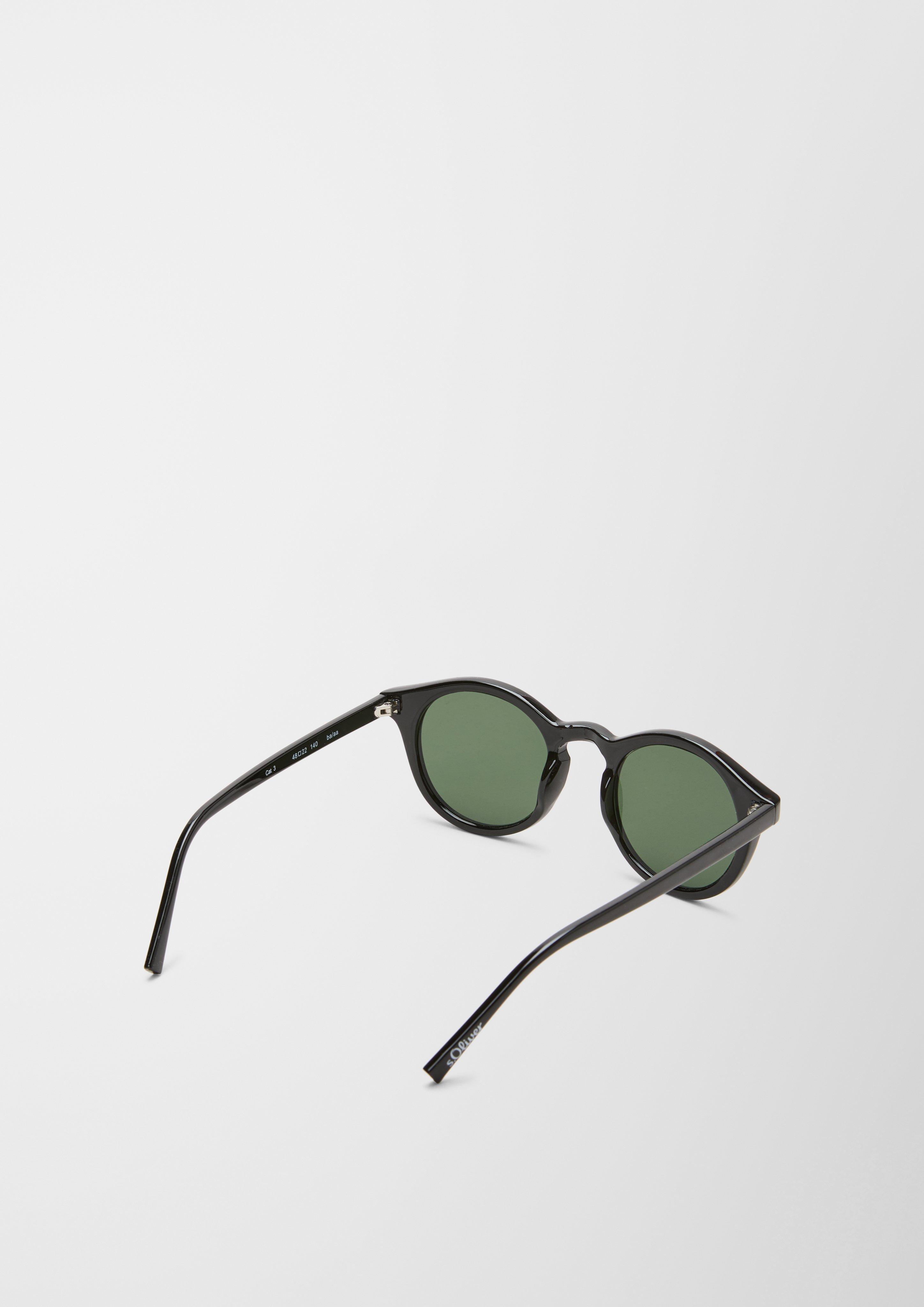 Sonnenbrille mit breiter Fassung  6008465-600