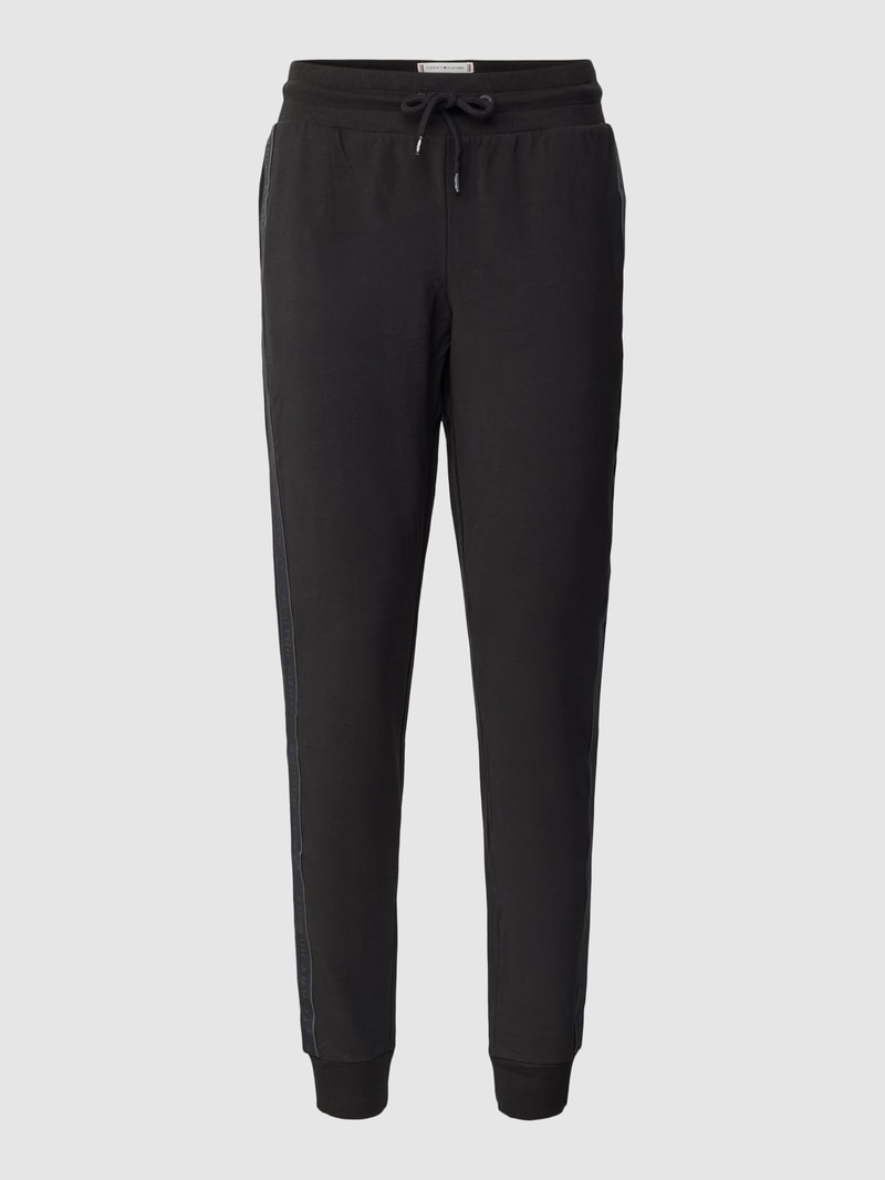 Sweatpants mit Gesäßtasche Modell 'ESTABLISHED' in schwarz