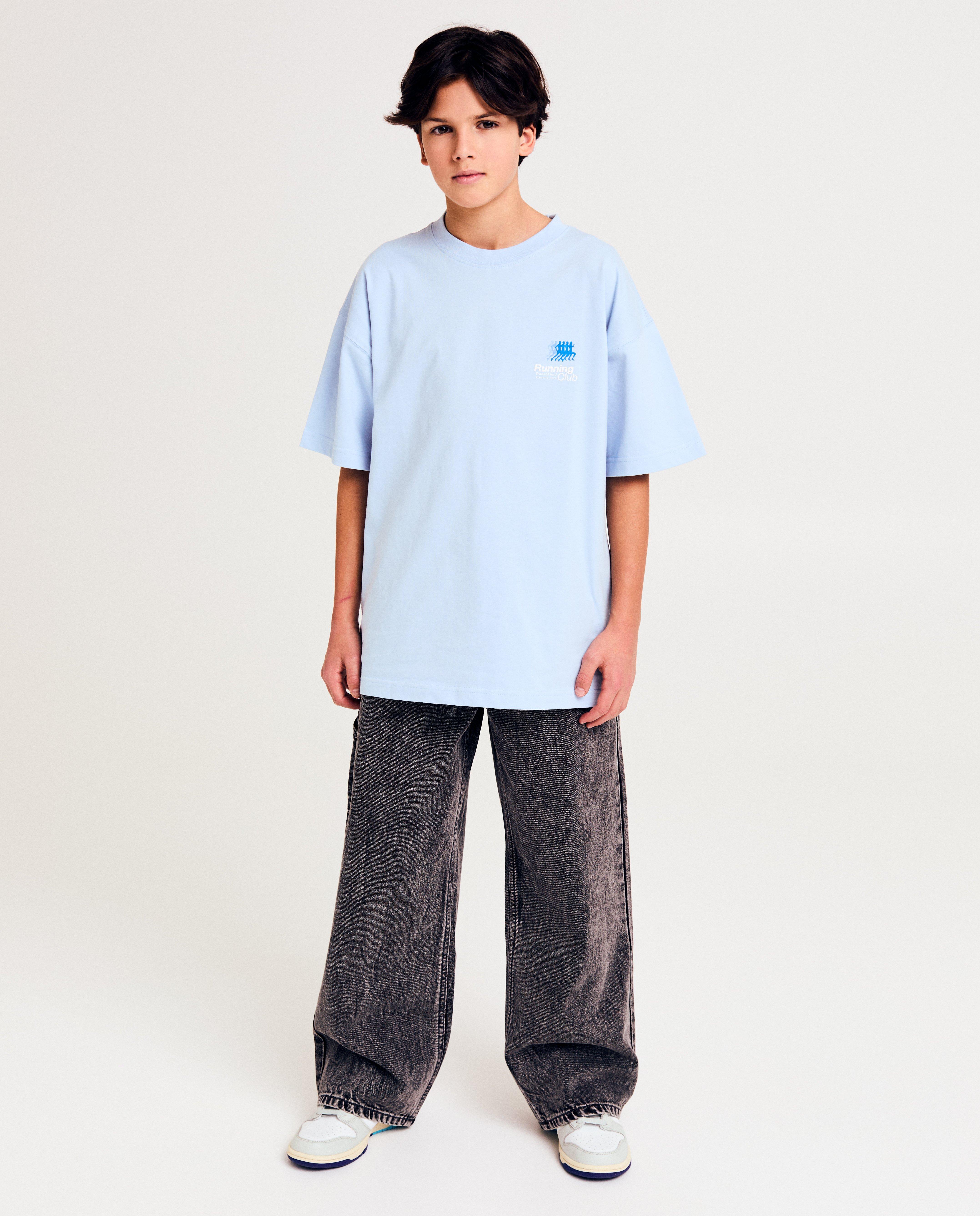 Tricou Fish & Chips cu imprimeu albastru deschis pe spate