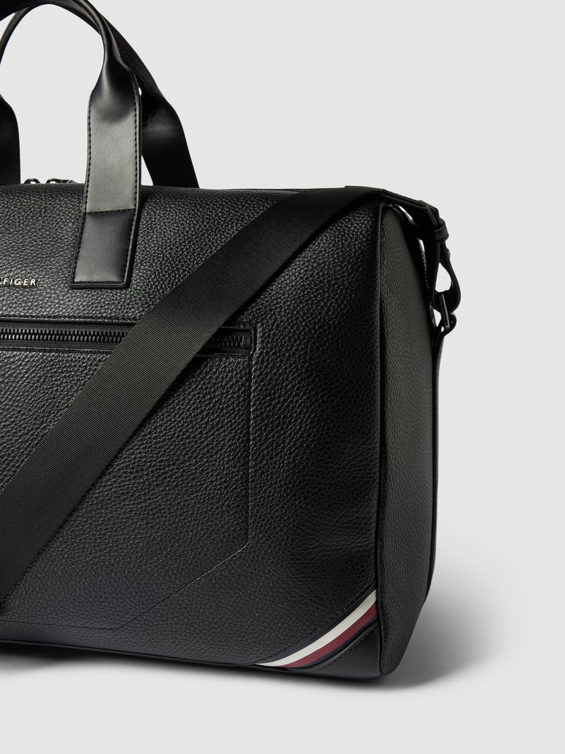 Weekender mit Label-Detail in schwarz