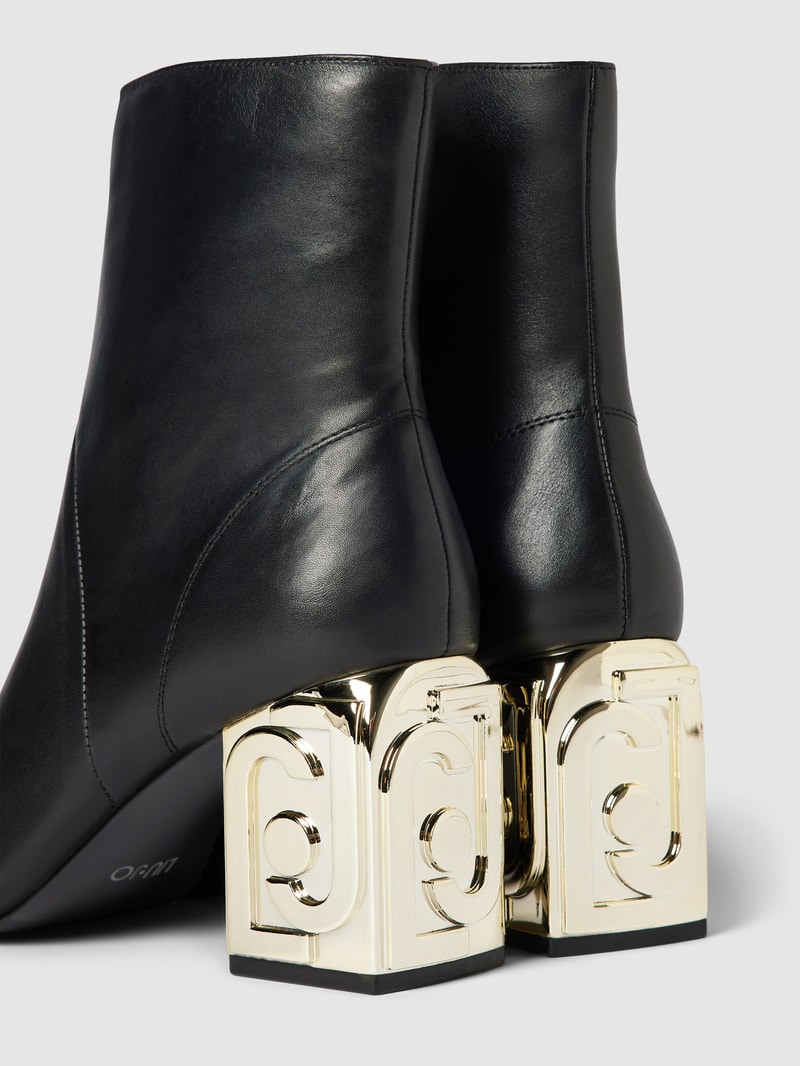 Stiefelette mit Blockabsatz Modell 'SARA' in schwarz