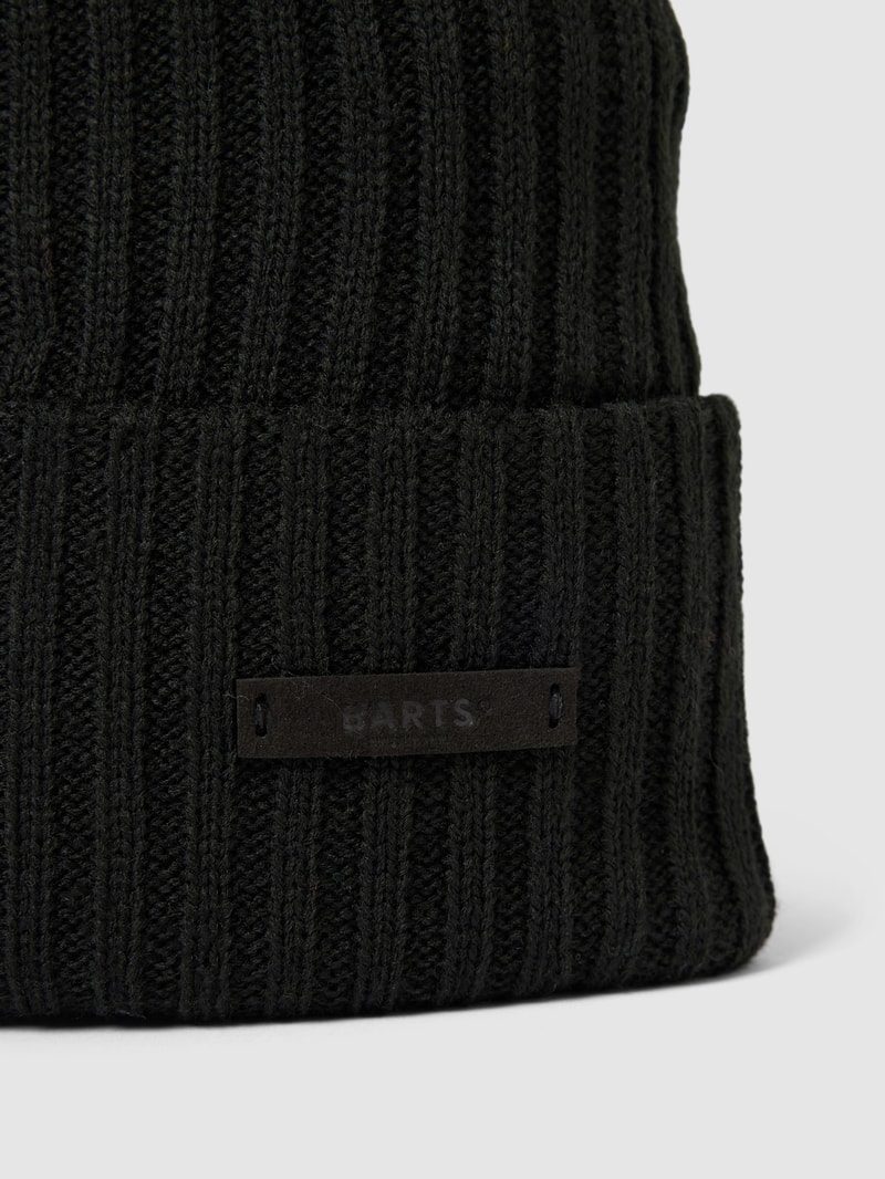Mütze mit Logo-Applikation Modell 'WILBERT' in schwarz