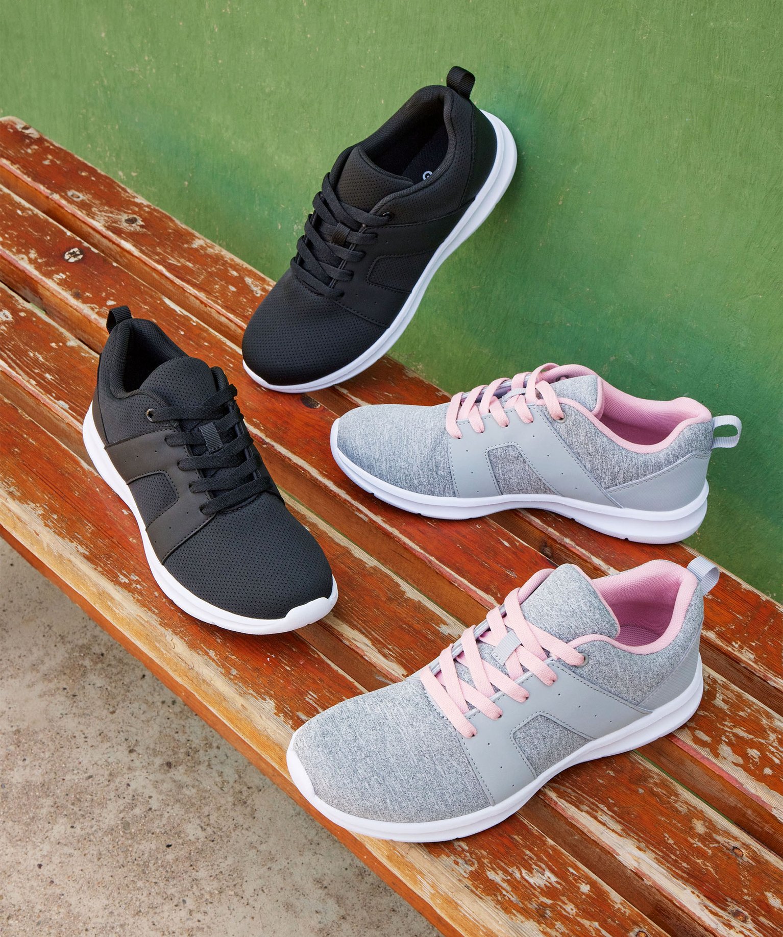 Baskets running en textile uni extralégères femme noir | GEMO