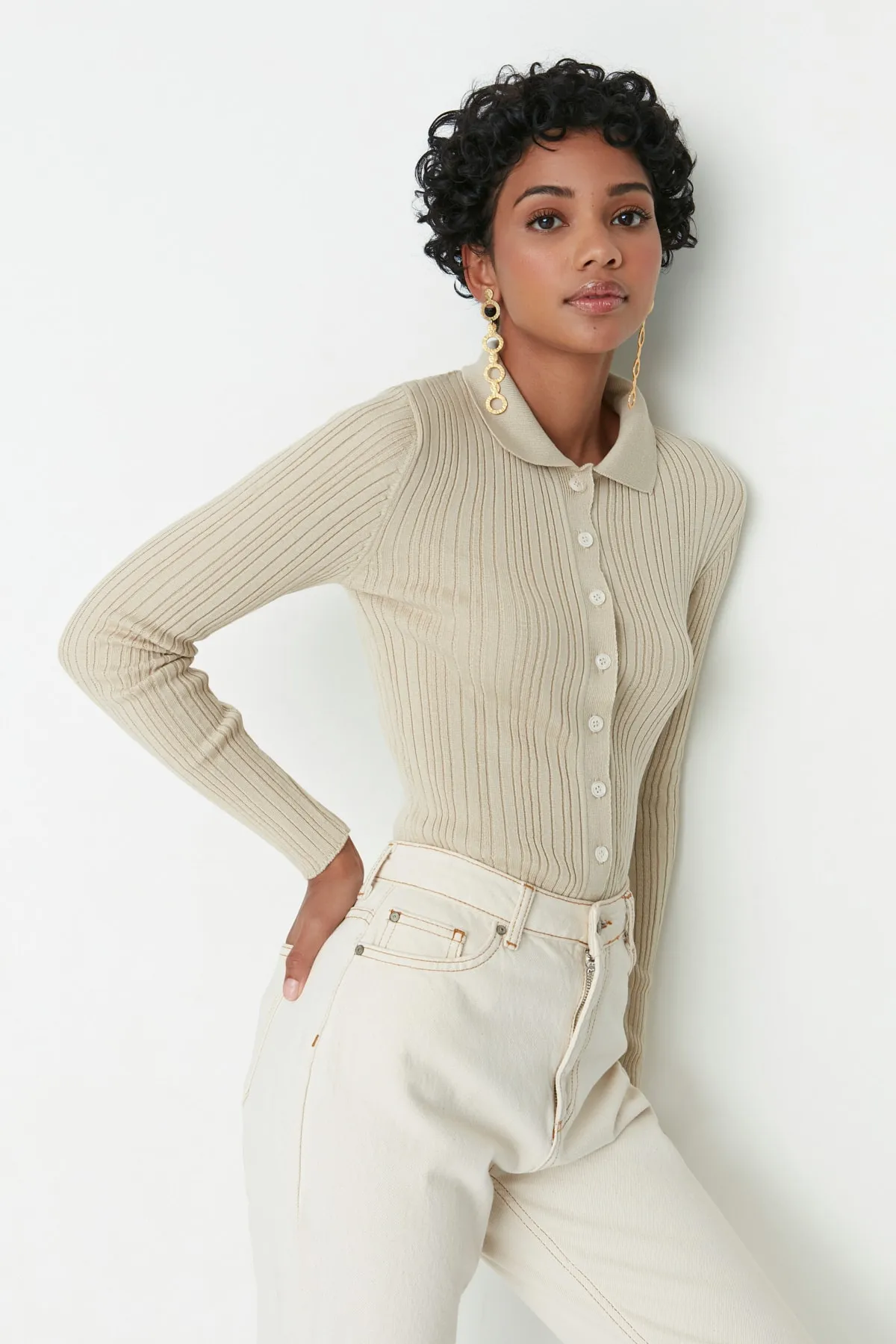 Trendyol Collection  Steinfarbener Strickcardigan mit Polokragen TWOAW20HI0070
