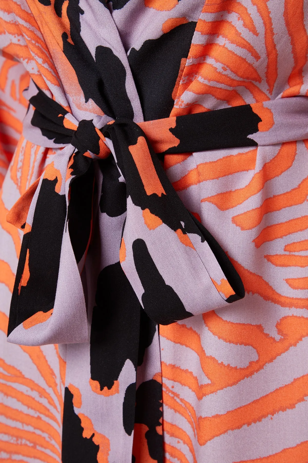 Trendyol Collection  Gewebter Maxi-Kimono und Kaftan mit Tiermuster und Gürtel TBESS21KM0171