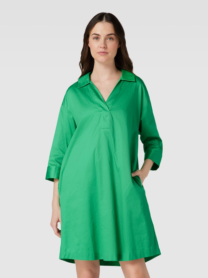 Knielanges Kleid mit V-Ausschnitt in grün